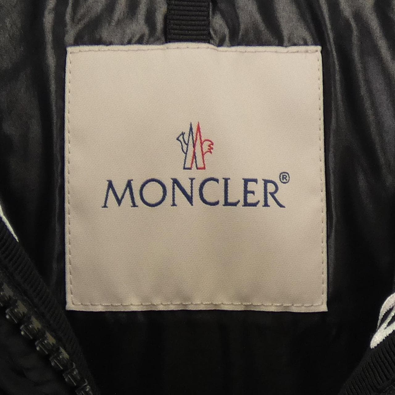 モンクレール MONCLER ダウンジャケット