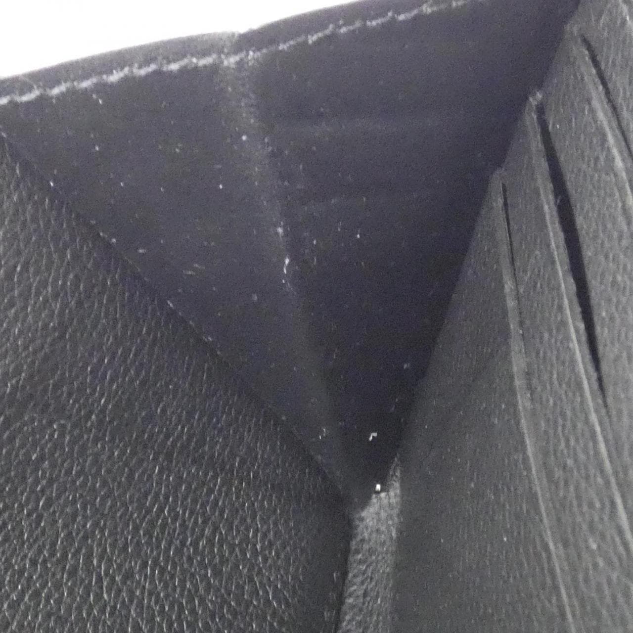 ルイヴィトン ジッピー ロックミー M62622 財布