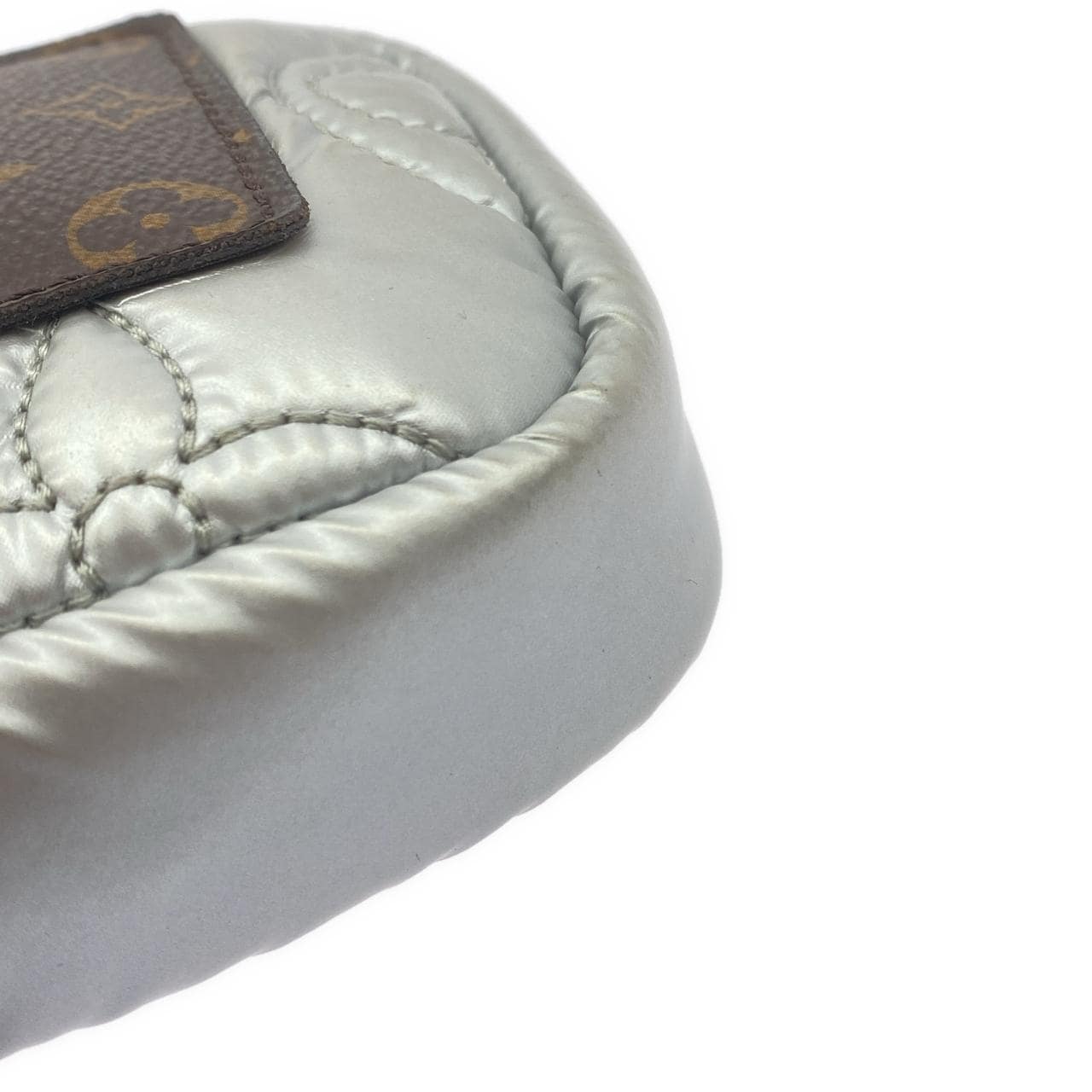 ルイヴィトン LVピロー(モノグラム) フォン ポーチ M81716 ショルダーバッグ