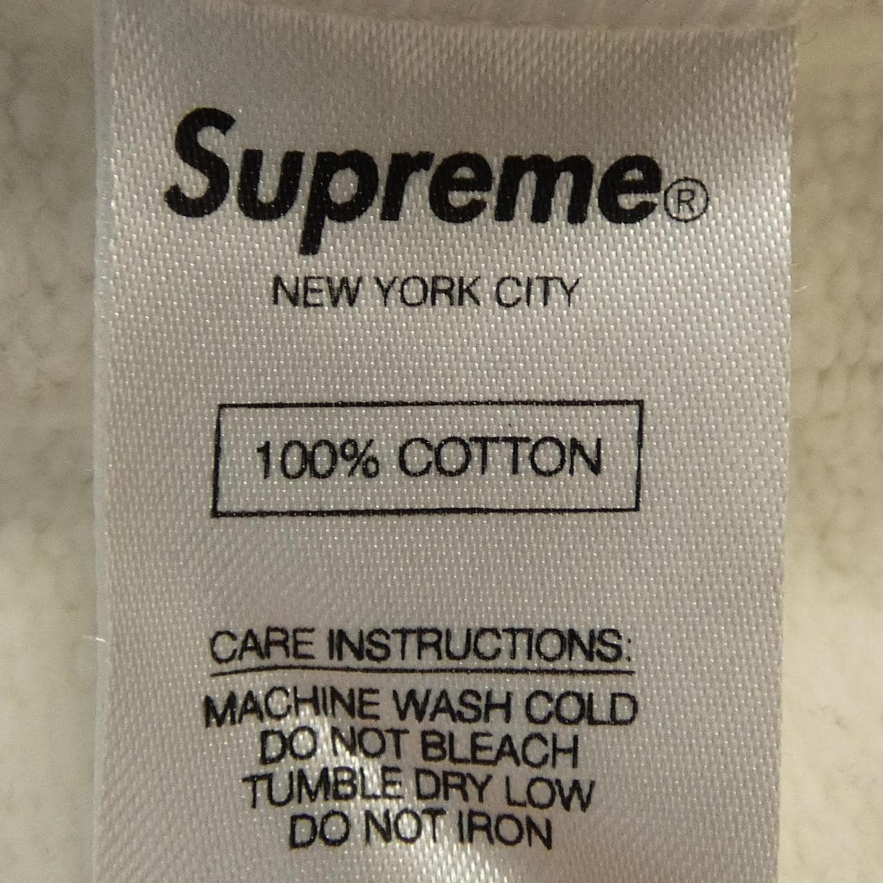 シュプリーム SUPREME パーカー