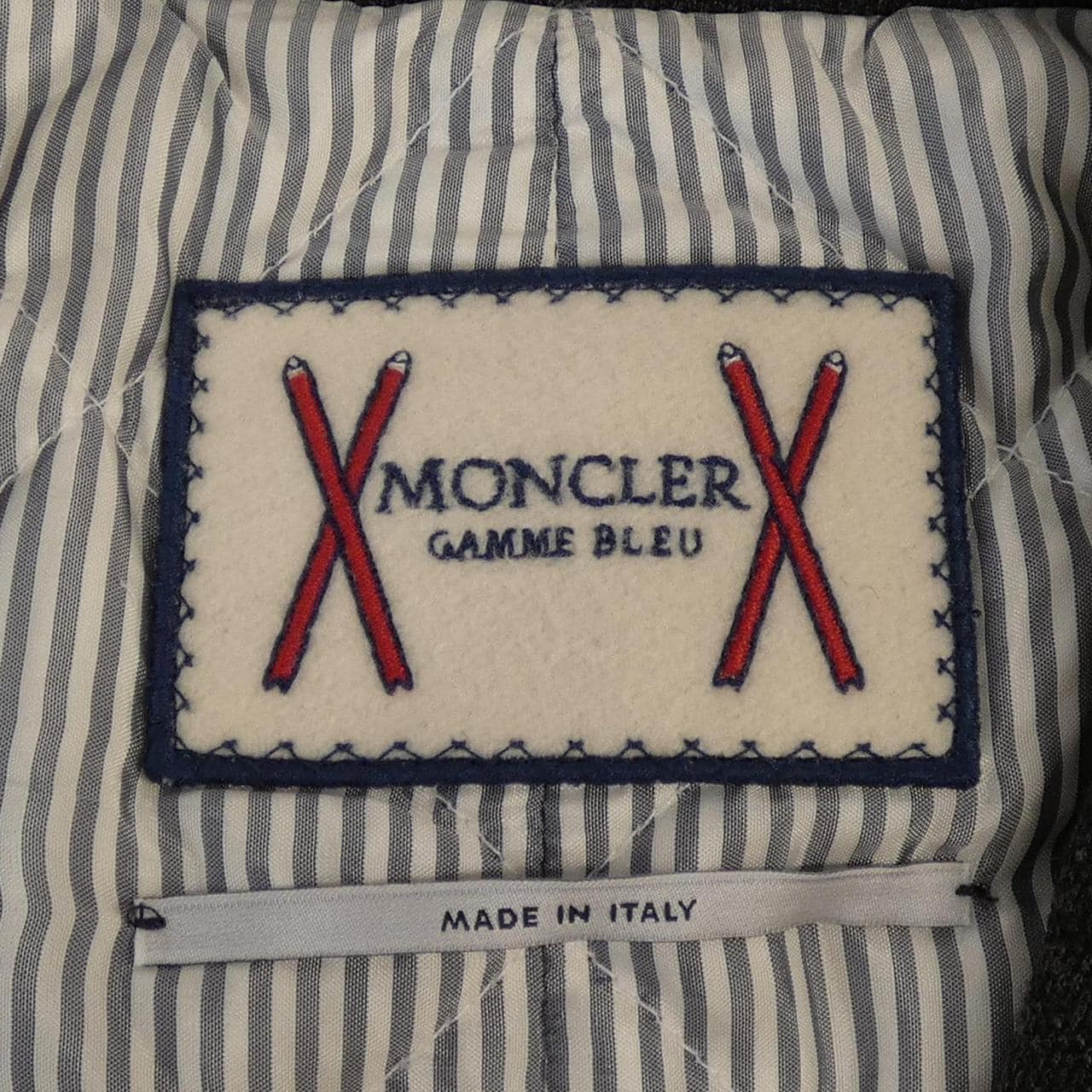 モンクレールガムブルー MONCLER GAMMEBLEU B23913007400 89225 ダウンジャケット