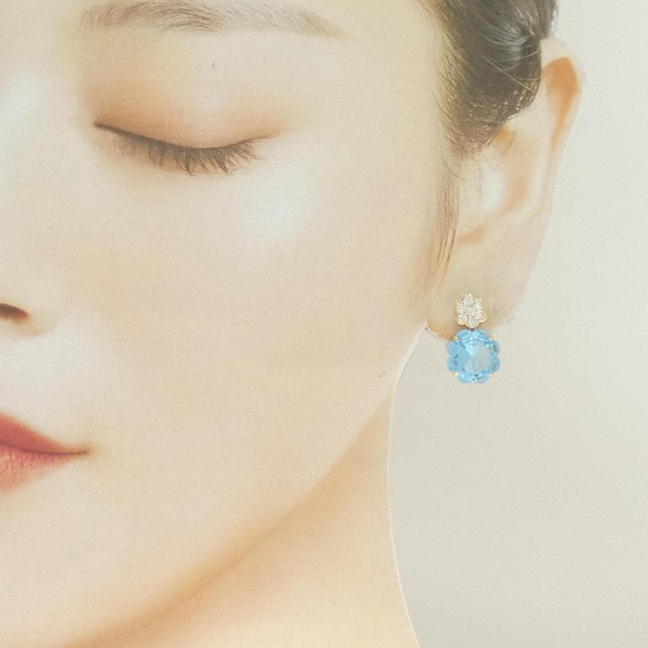 K18YG ブルートパーズ ピアス 8.89CT