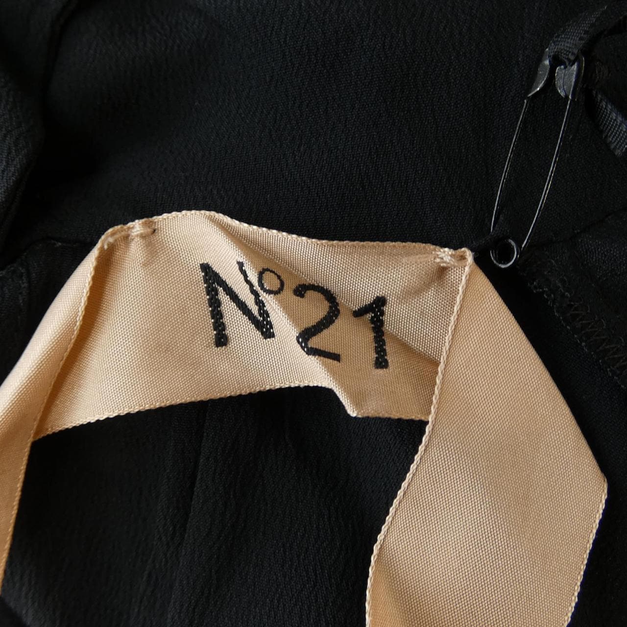 ヌメロヴェントゥーノ N°21 P24IN2M H1315111 ワンピース