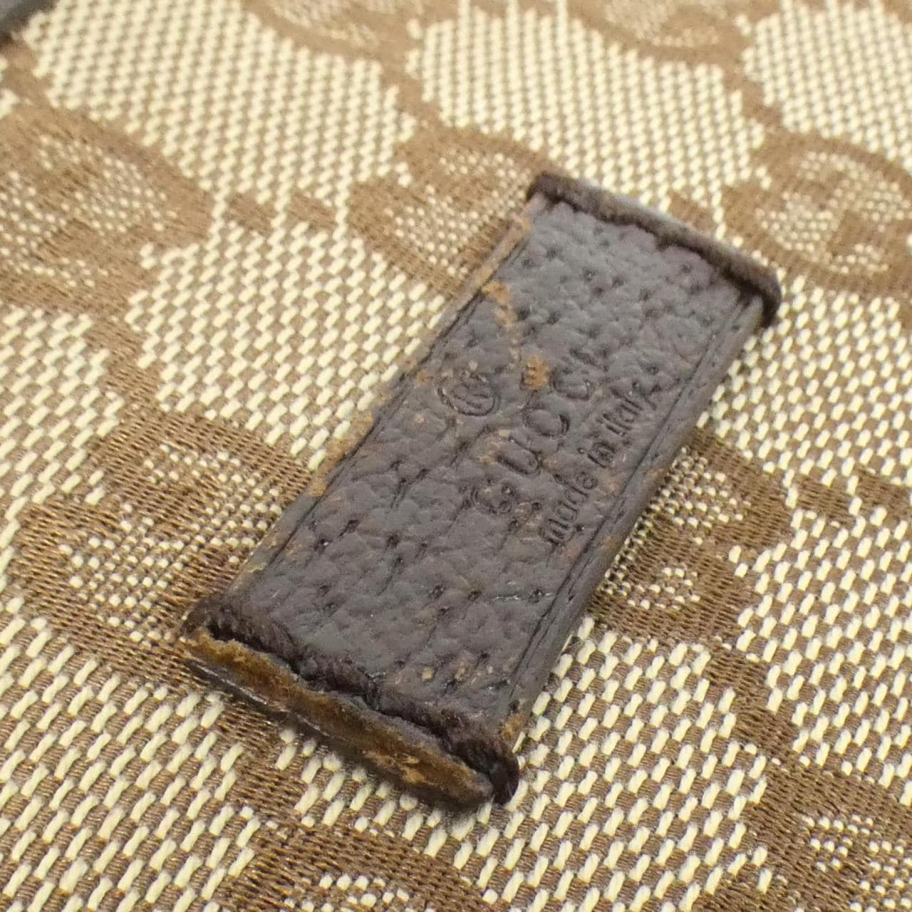 Gucci 122790 FTASR单肩包