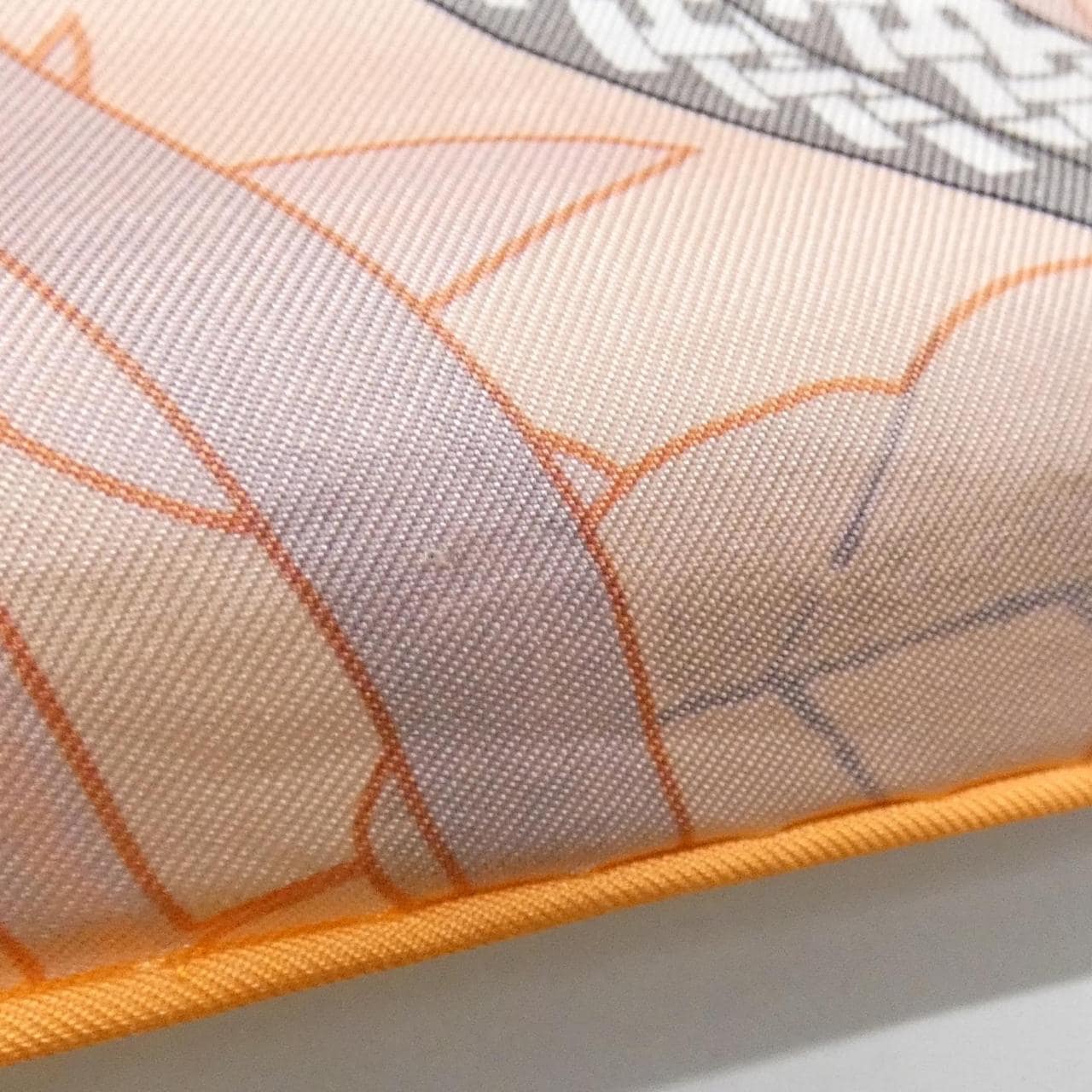 エルメス BRANDEBOURGS FLEURIS カレ ダブル フェイス スカーフ