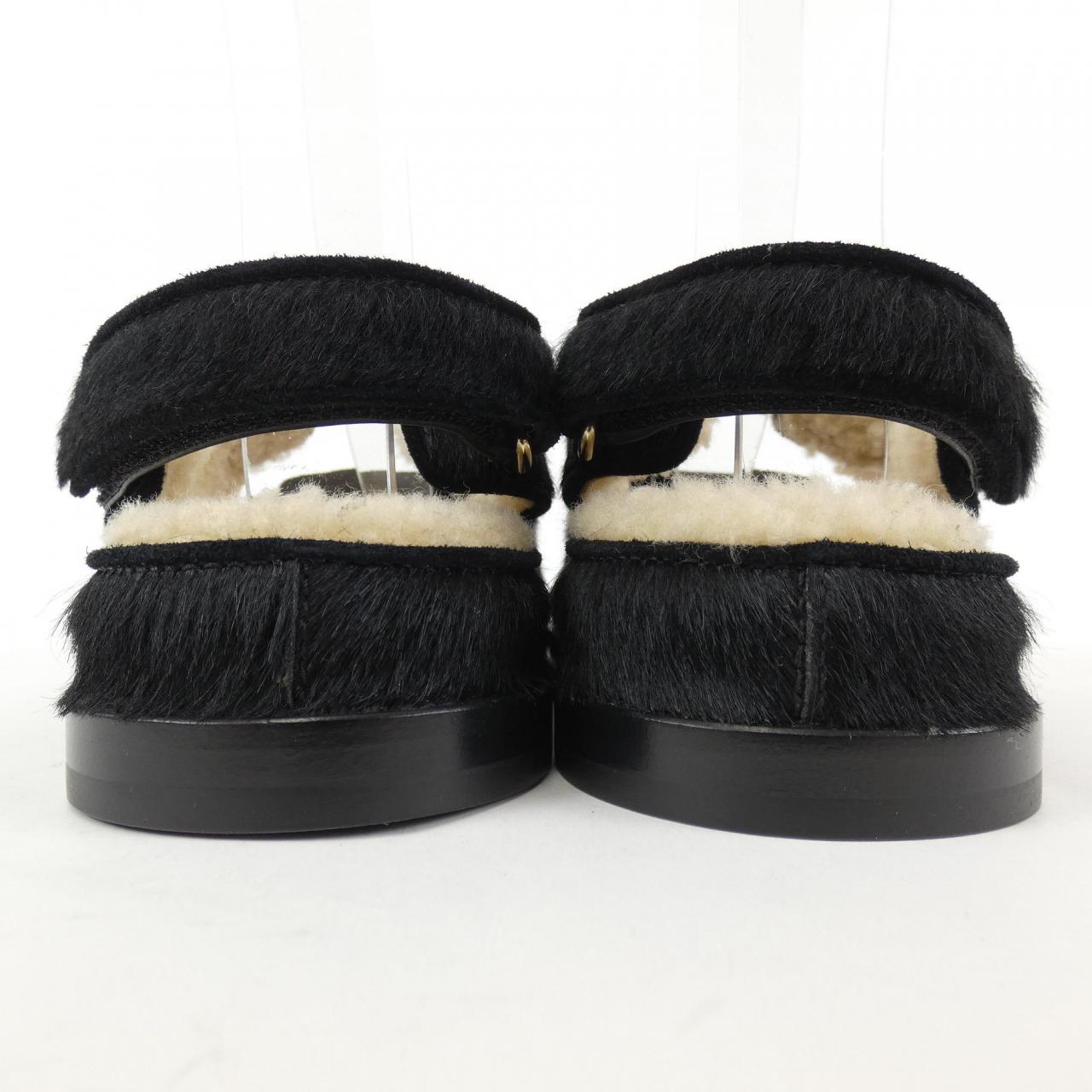 Chanel clearance furry slippers