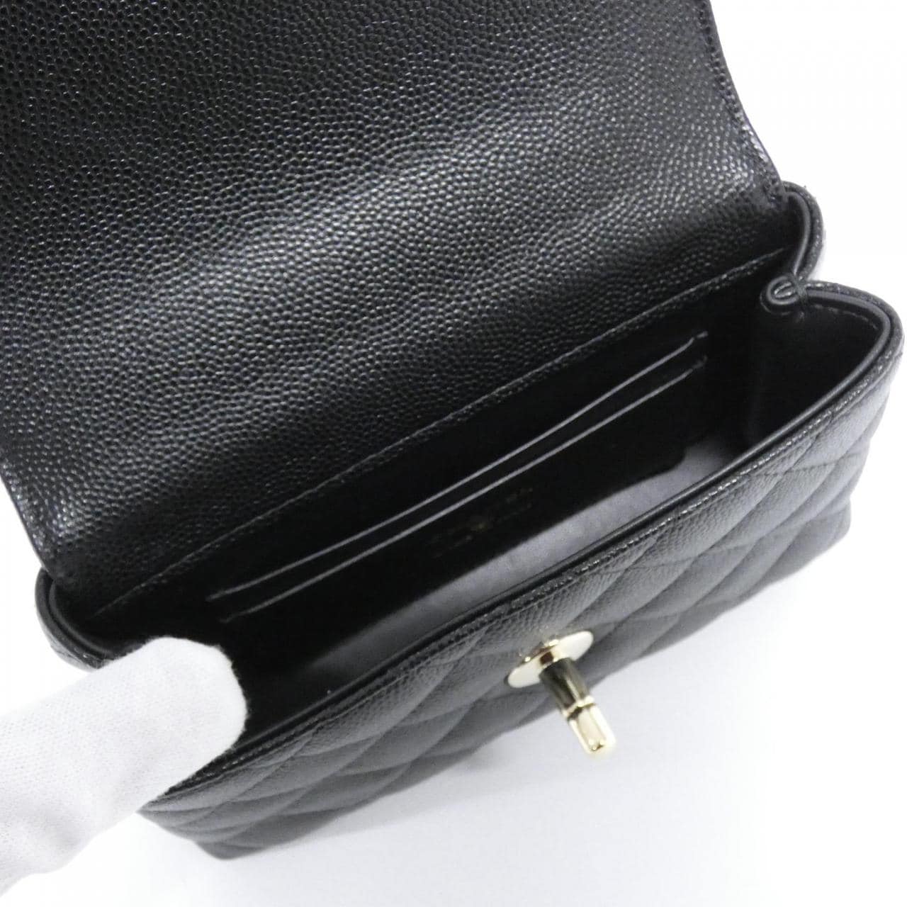 シャネル AP4244 チェーンクラッチ