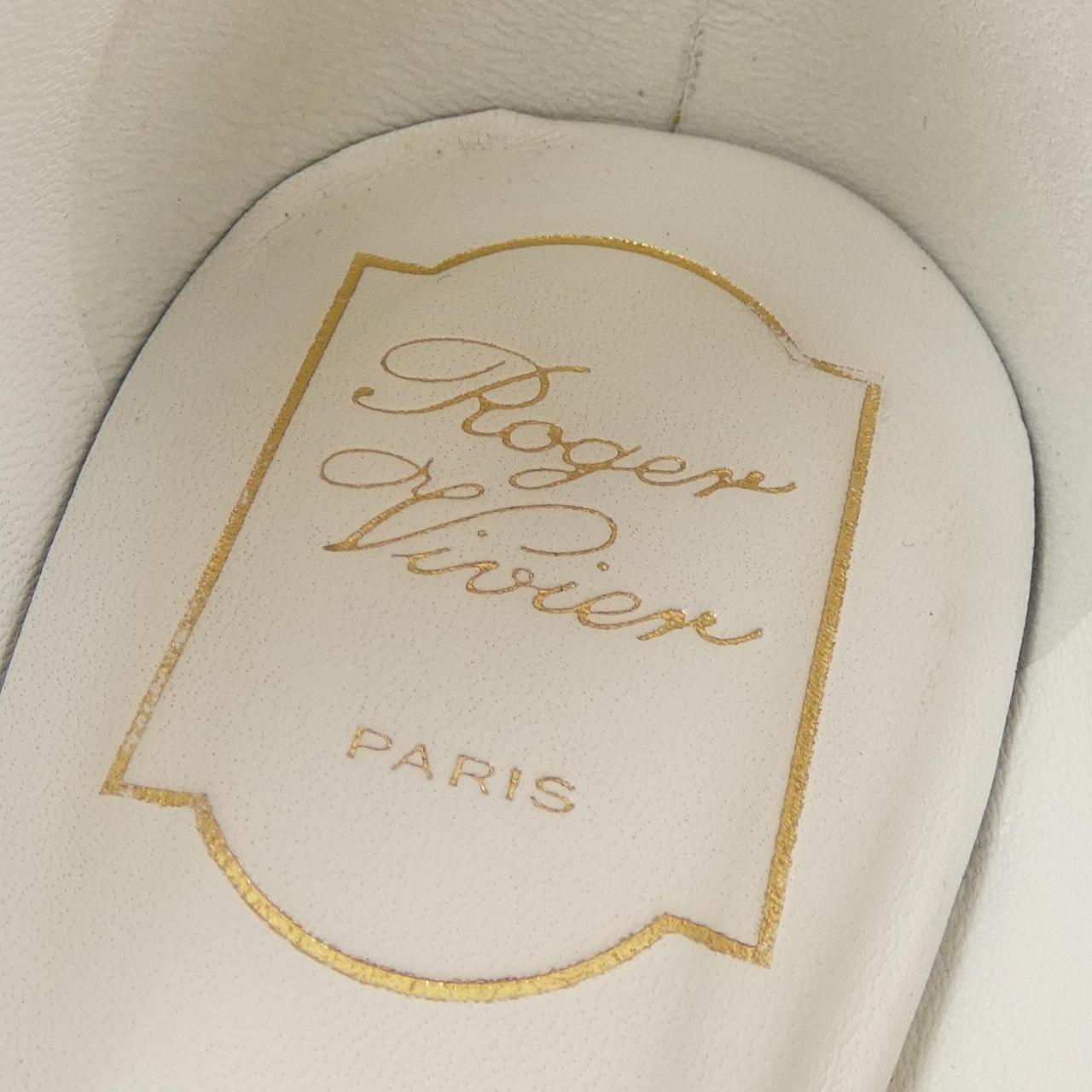 ロジェヴィヴィエ ROGER VIVIER フラットシューズ