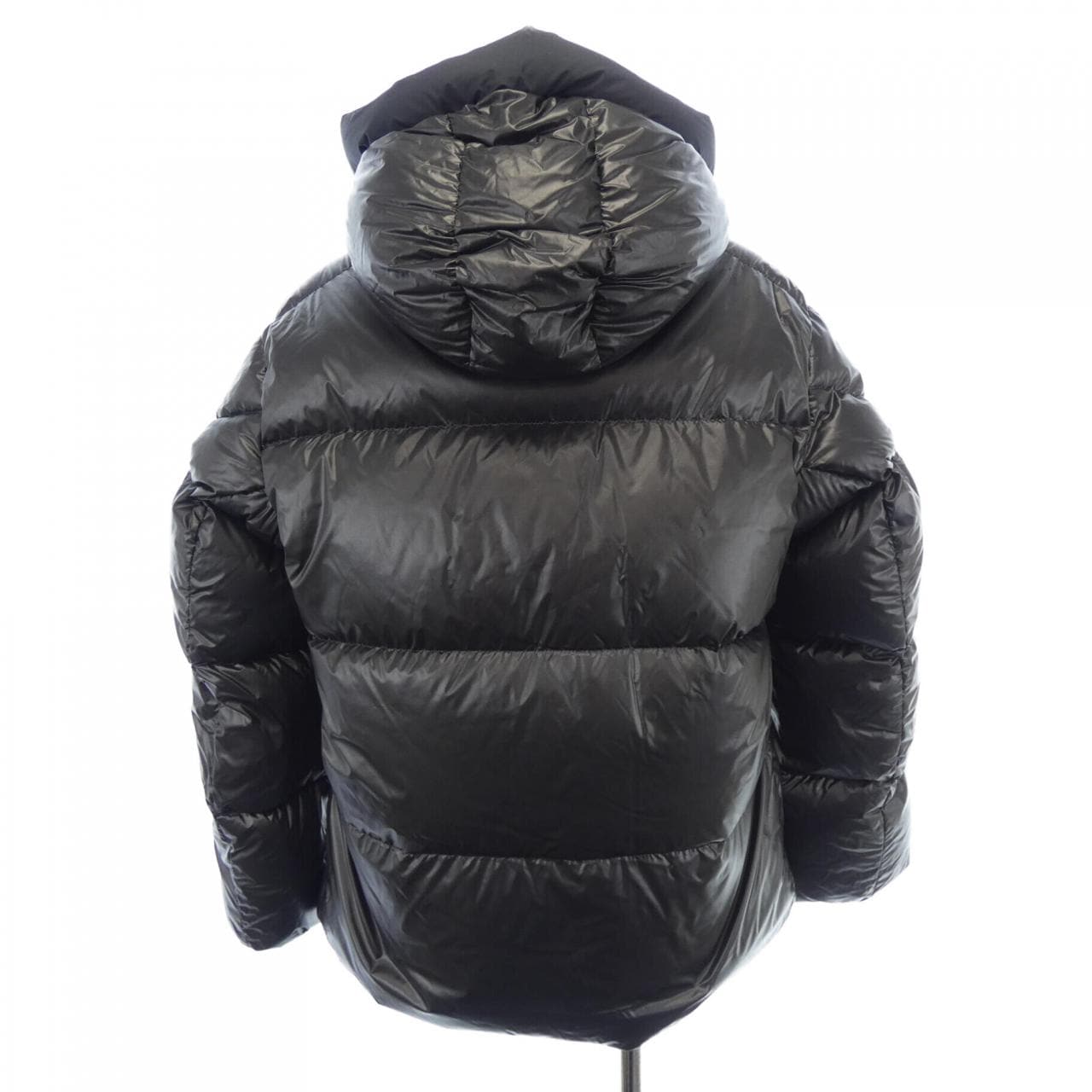 モンクレール MONCLER ダウンジャケット