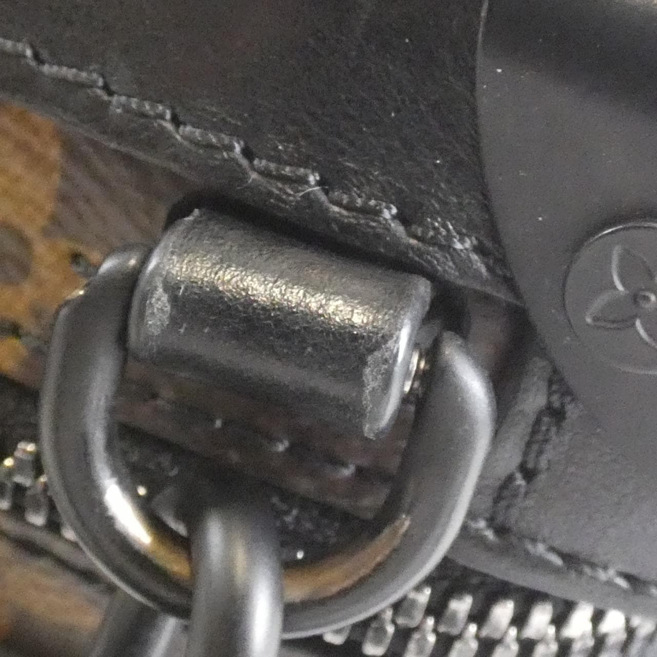 ルイヴィトン モノグラム タフタージュ ヴァーティカル ソフトトランク M45044 ショルダーバッグ