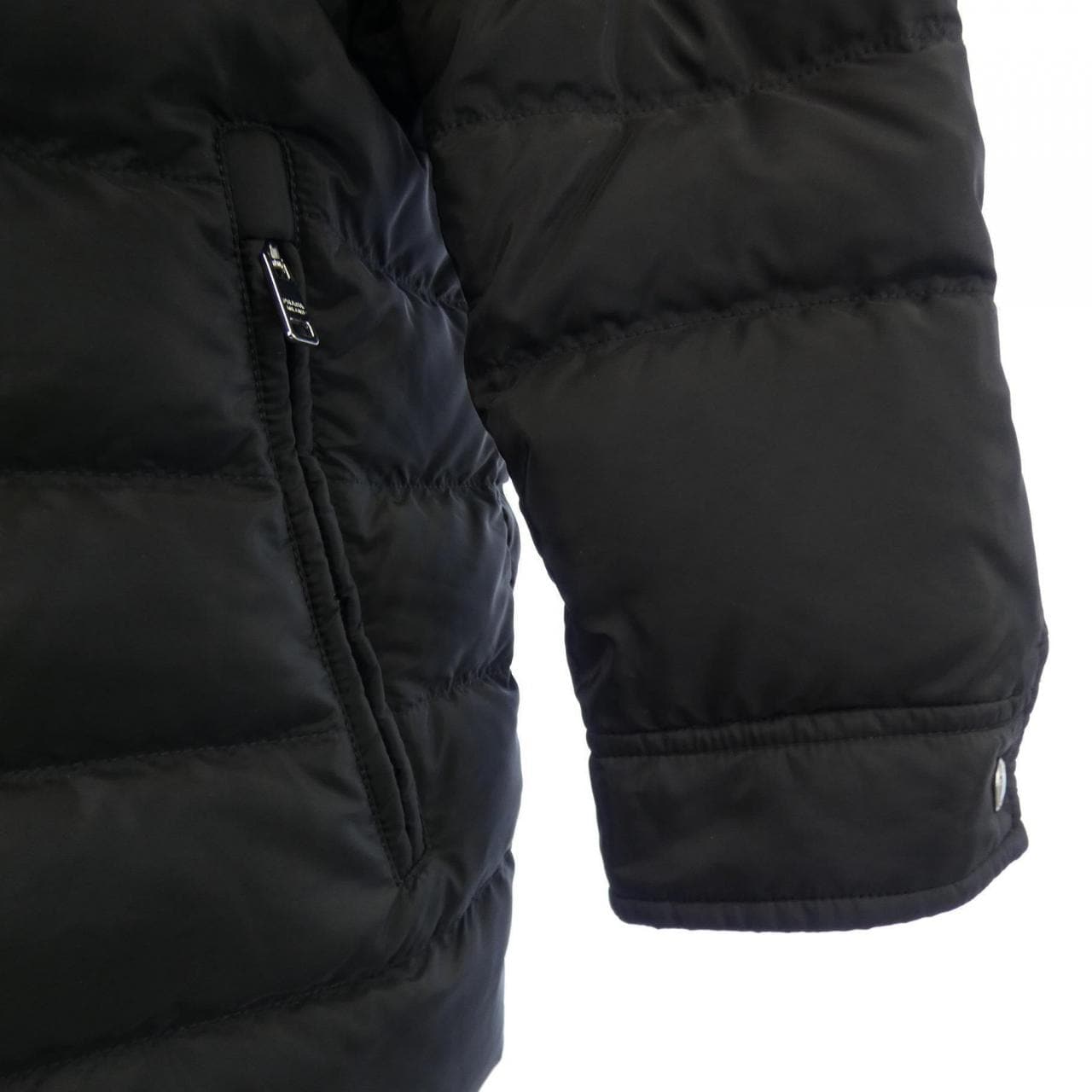 プラダ PRADA トライアングルロゴ SGH072 R232 106O ダウンジャケット