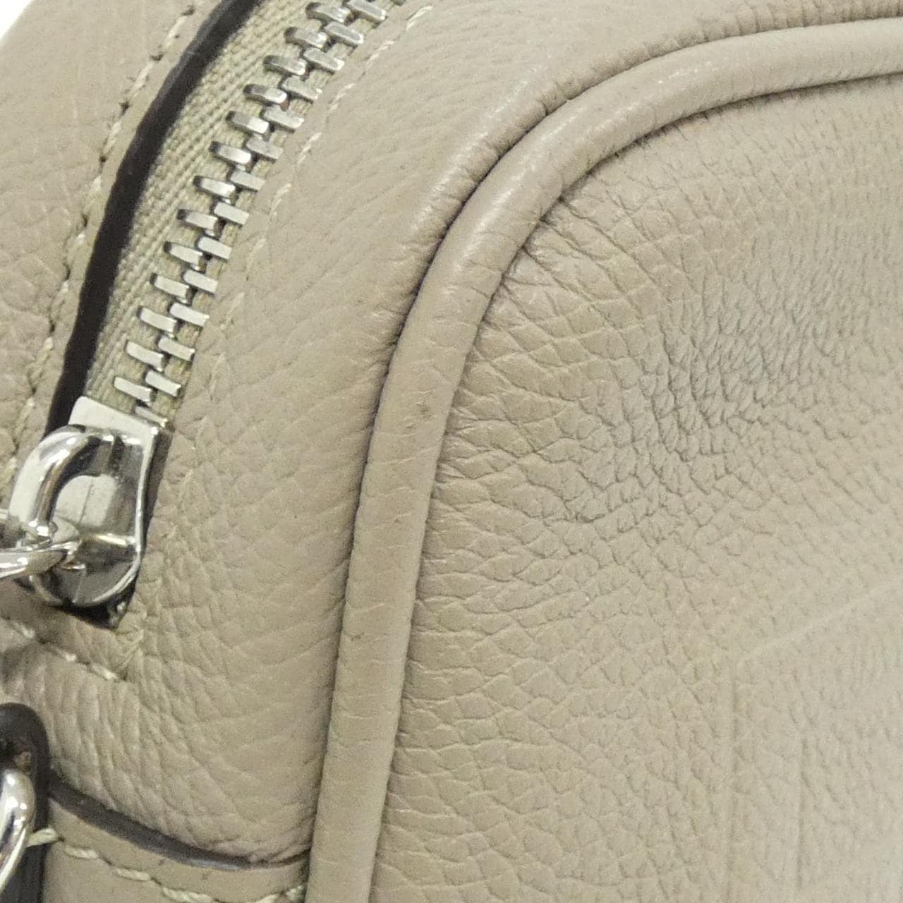 フェンディ カメラ ケース 7M0286 AMAC ショルダーバッグ