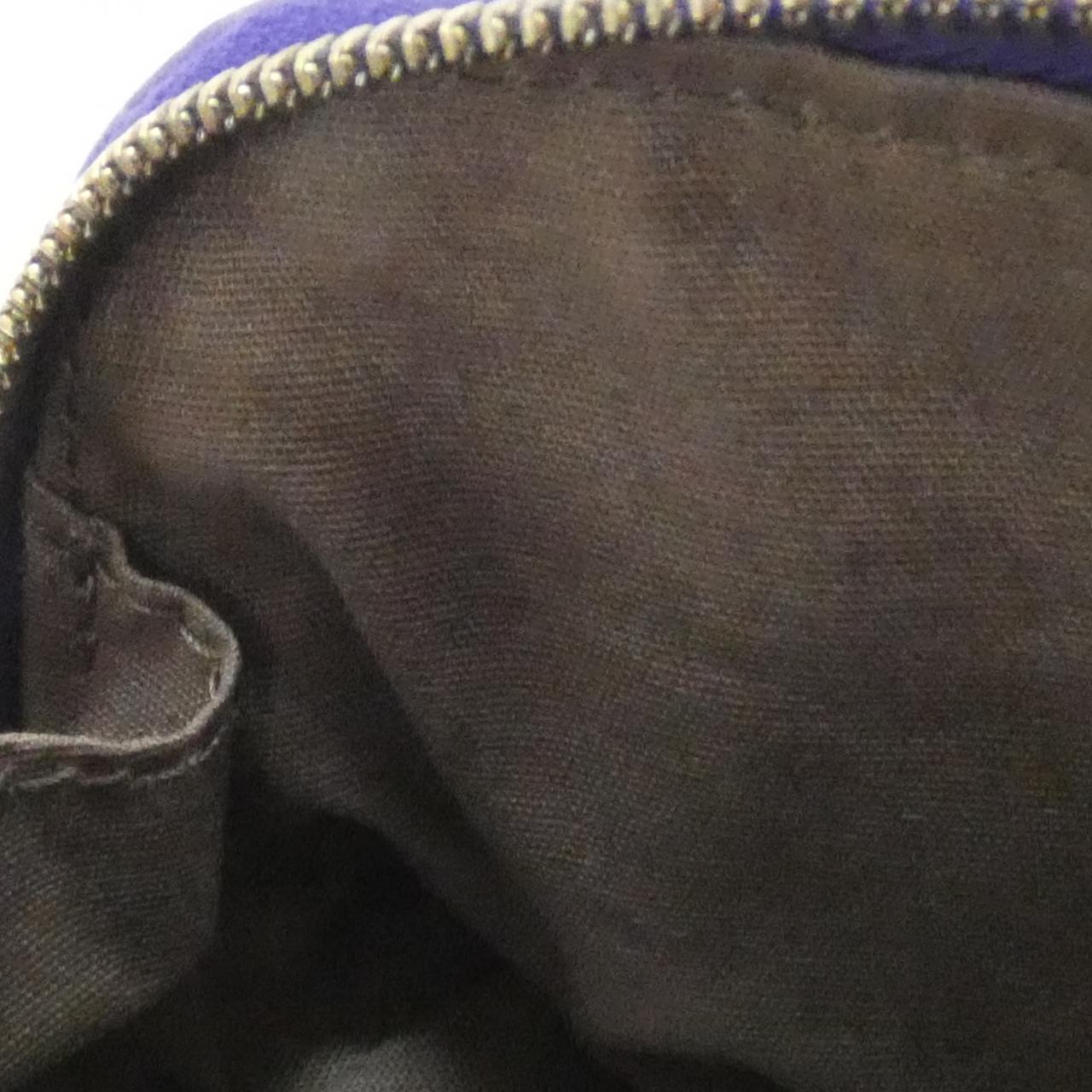 ボッテガヴェネタ 132533 V0013 ポーチ