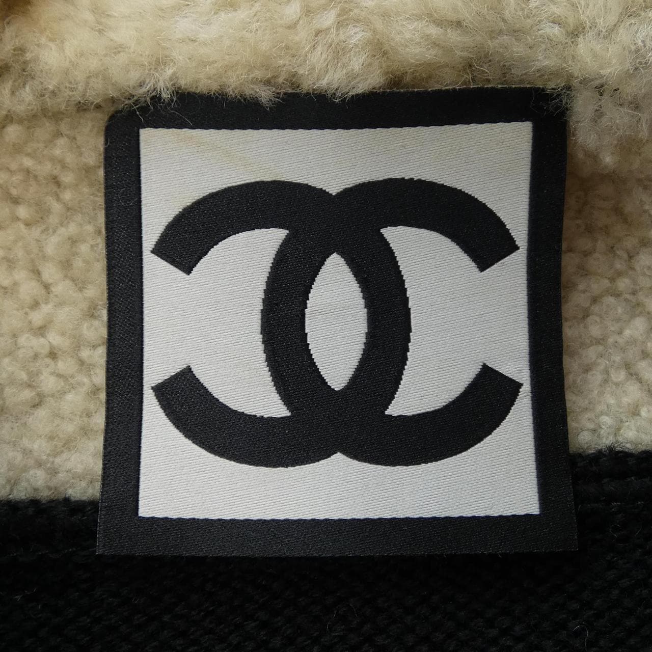 シャネル CHANEL P33735W04172 08A ムートンベスト