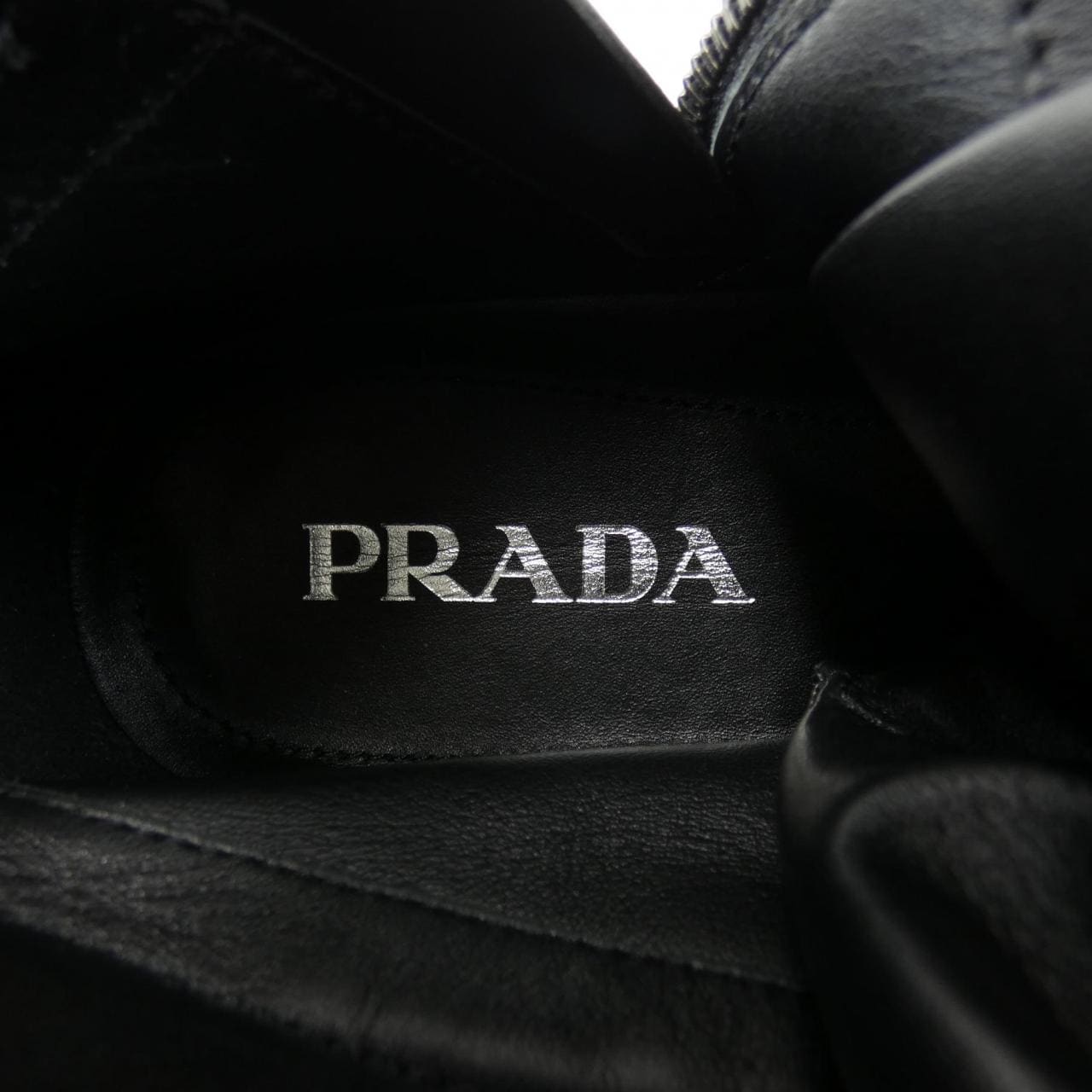 プラダ PRADA スニーカー