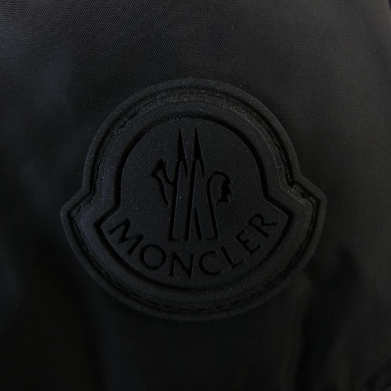 モンクレール MONCLER ダウンジャケット