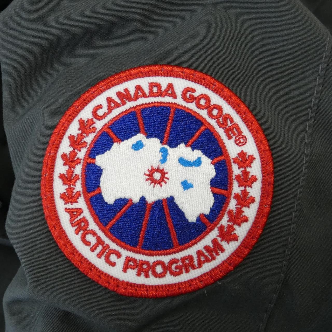 加拿大鵝CANADA GOOSE羽絨大衣