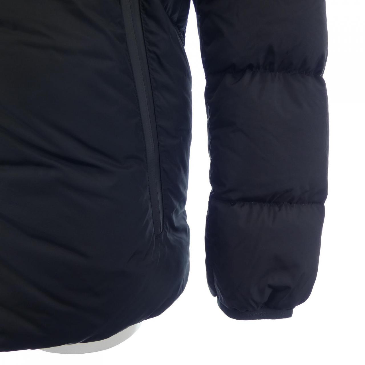 モンクレール MONCLER ダウンジャケット