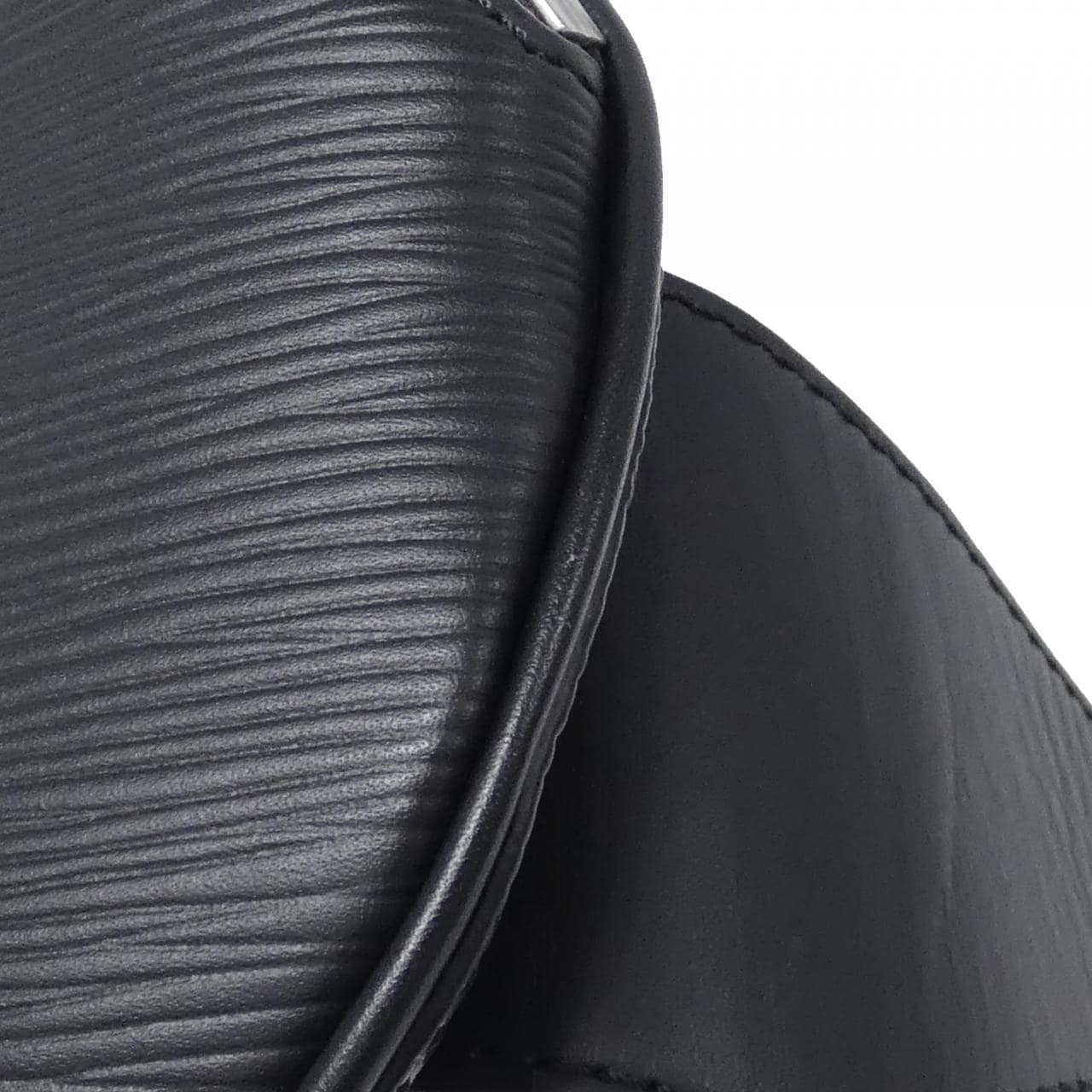ルイヴィトン エピ(LVサークル) バムバッグ  2019AW M55131 ショルダーバッグ