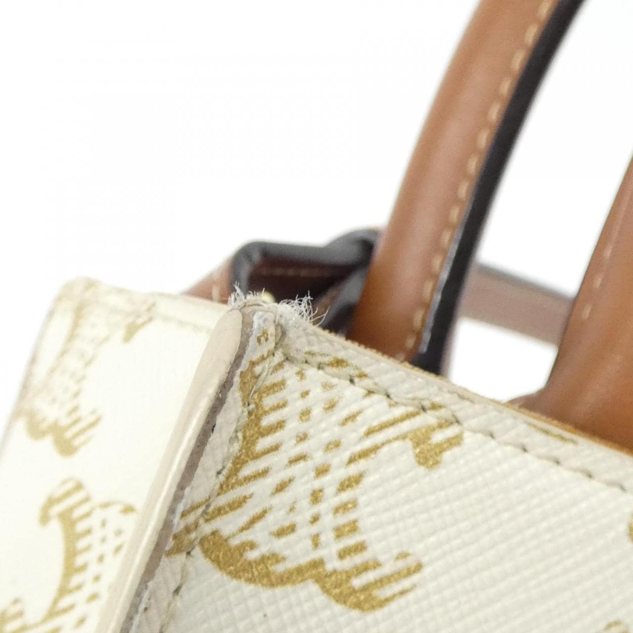 セリーヌ ミニ バーティカル カバ 194372BZK バッグ