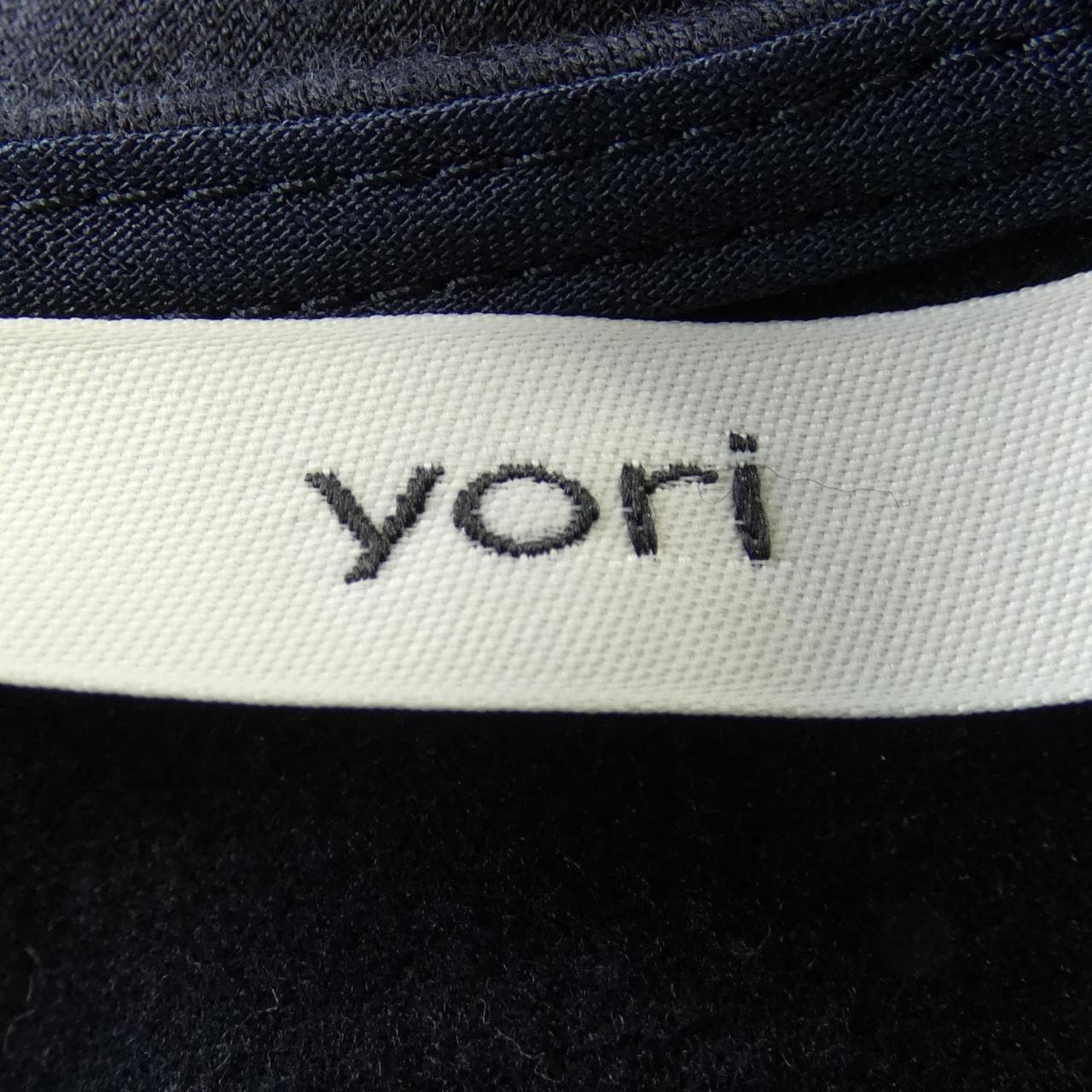 ヨリ yori トップス