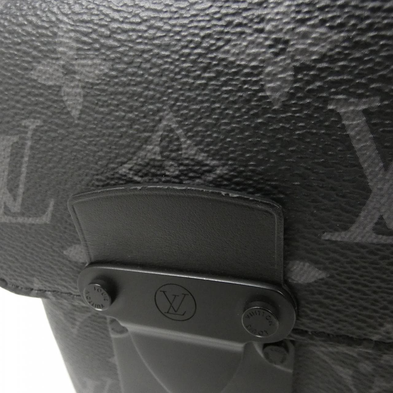 ルイヴィトン モノグラム エクリプス Sロック ヴェルティカル ウエアラブル ウォレット M82252 ショルダーバッグ