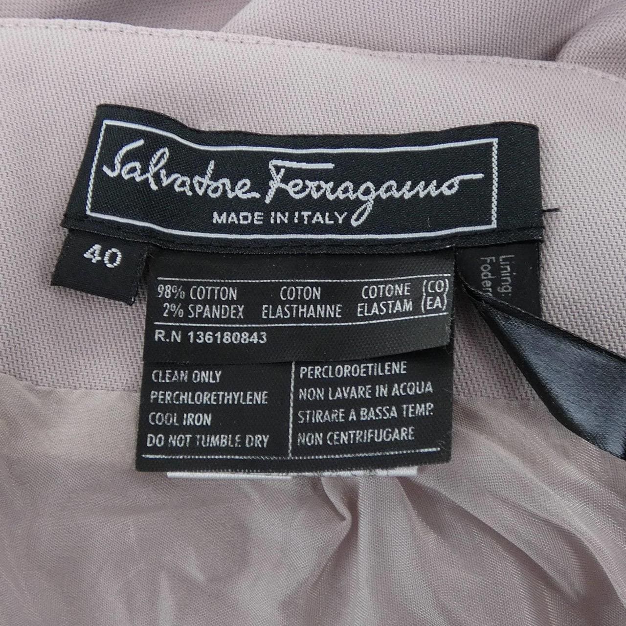 サルヴァトーレフェラガモ SALVATORE FERRAGAMO スカート