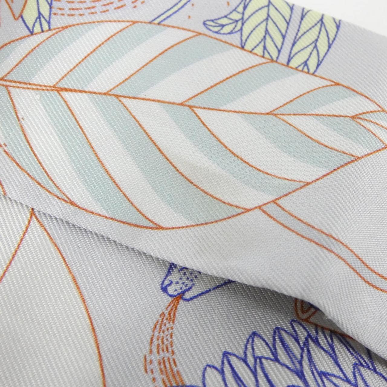 エルメス PRECIOUSE PARADISE ツイリー 064094S スカーフ