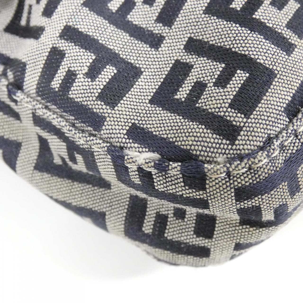 【ヴィンテージ】フェンディ バゲット 26424 ショルダーバッグ