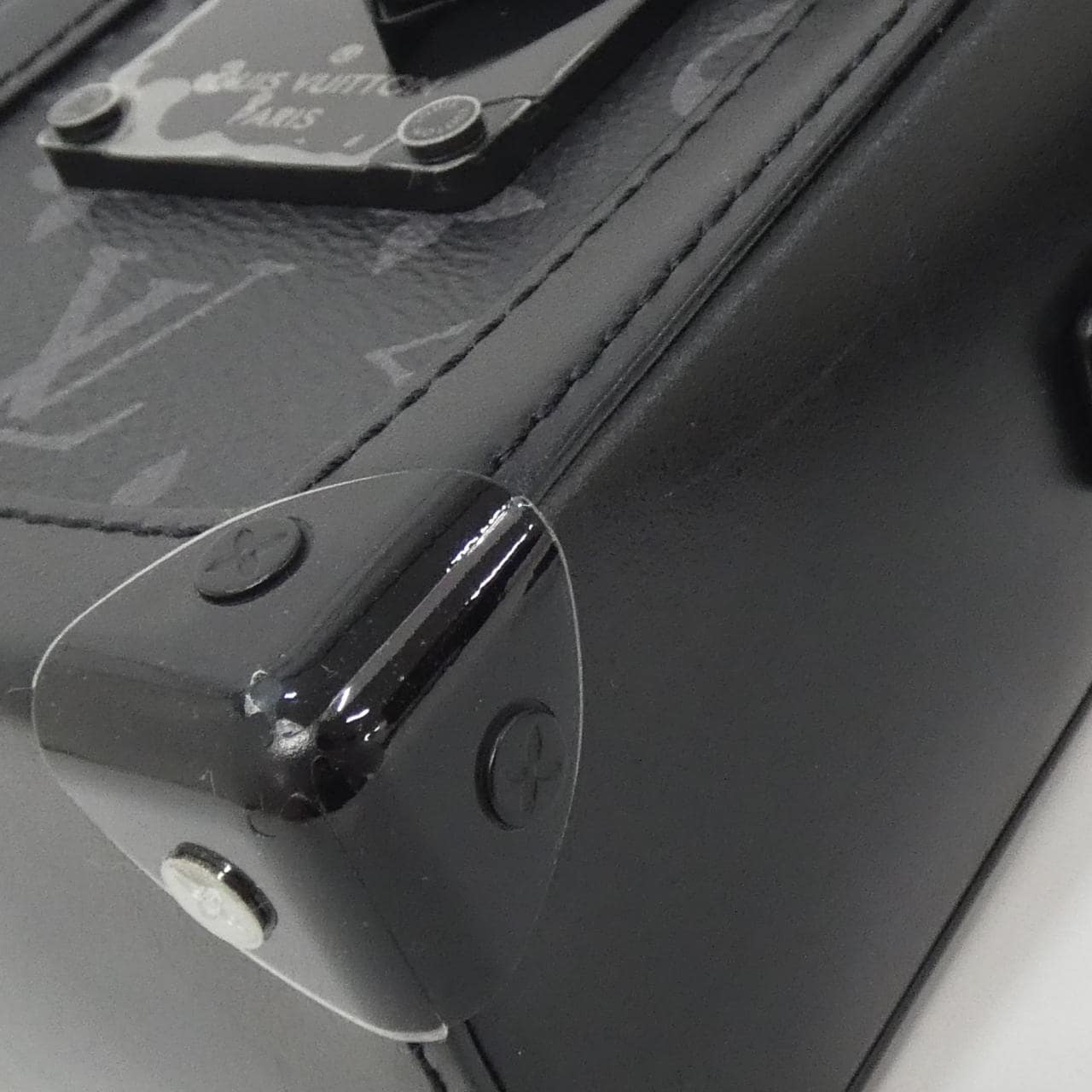 ルイヴィトン モノグラム エクリプス ヴェルティカル トランク ウエアラブル ウォレット M82077 ショルダーバッグ