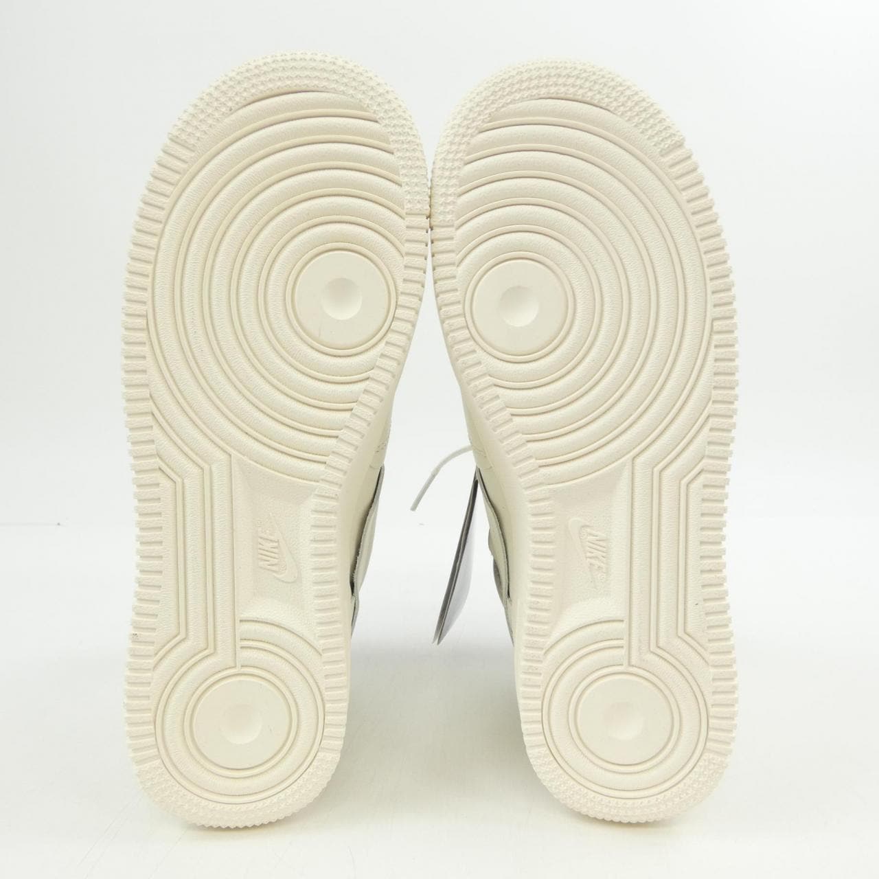 ナイキ NIKE DC3601-100 スニーカー