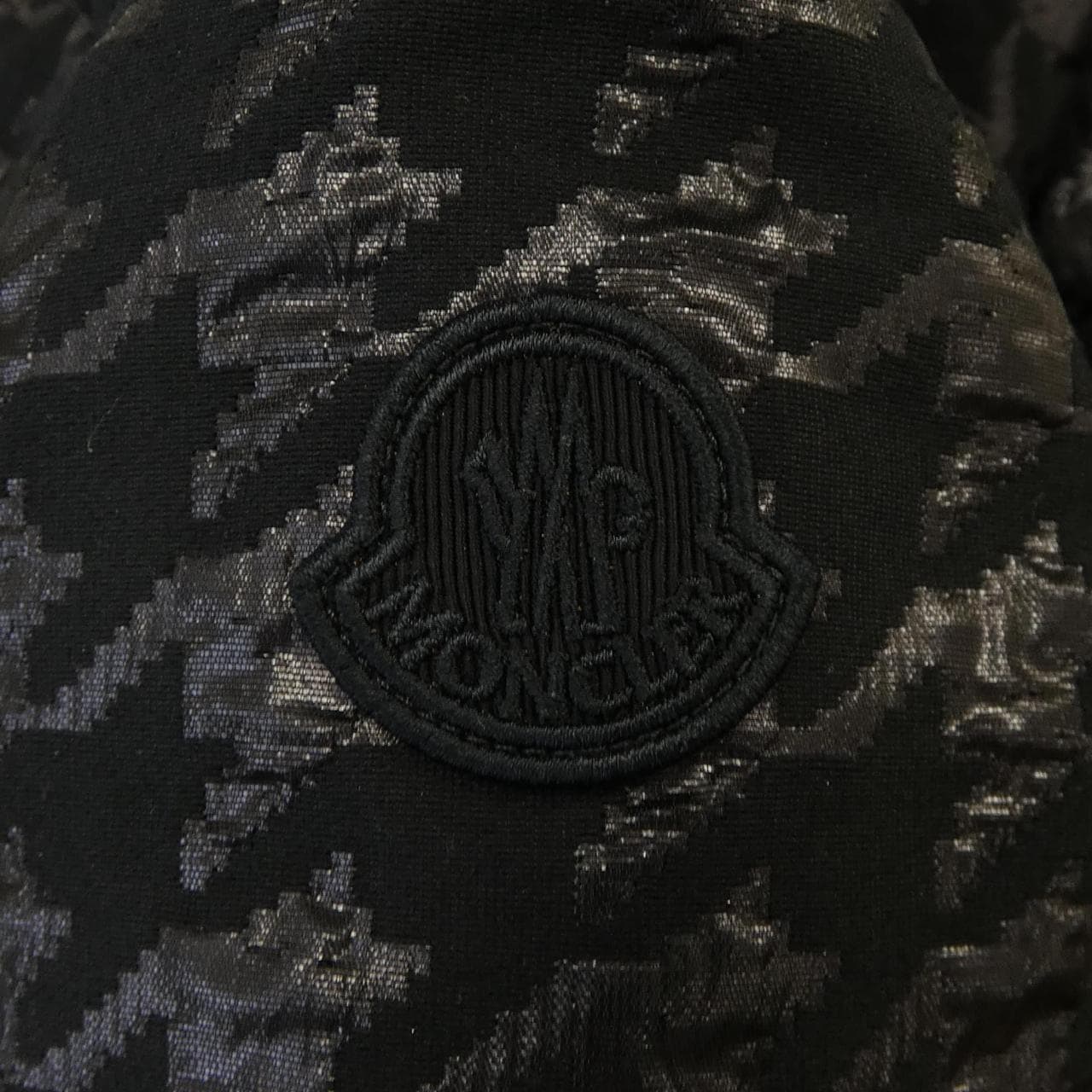 モンクレール MONCLER ダウンジャケット