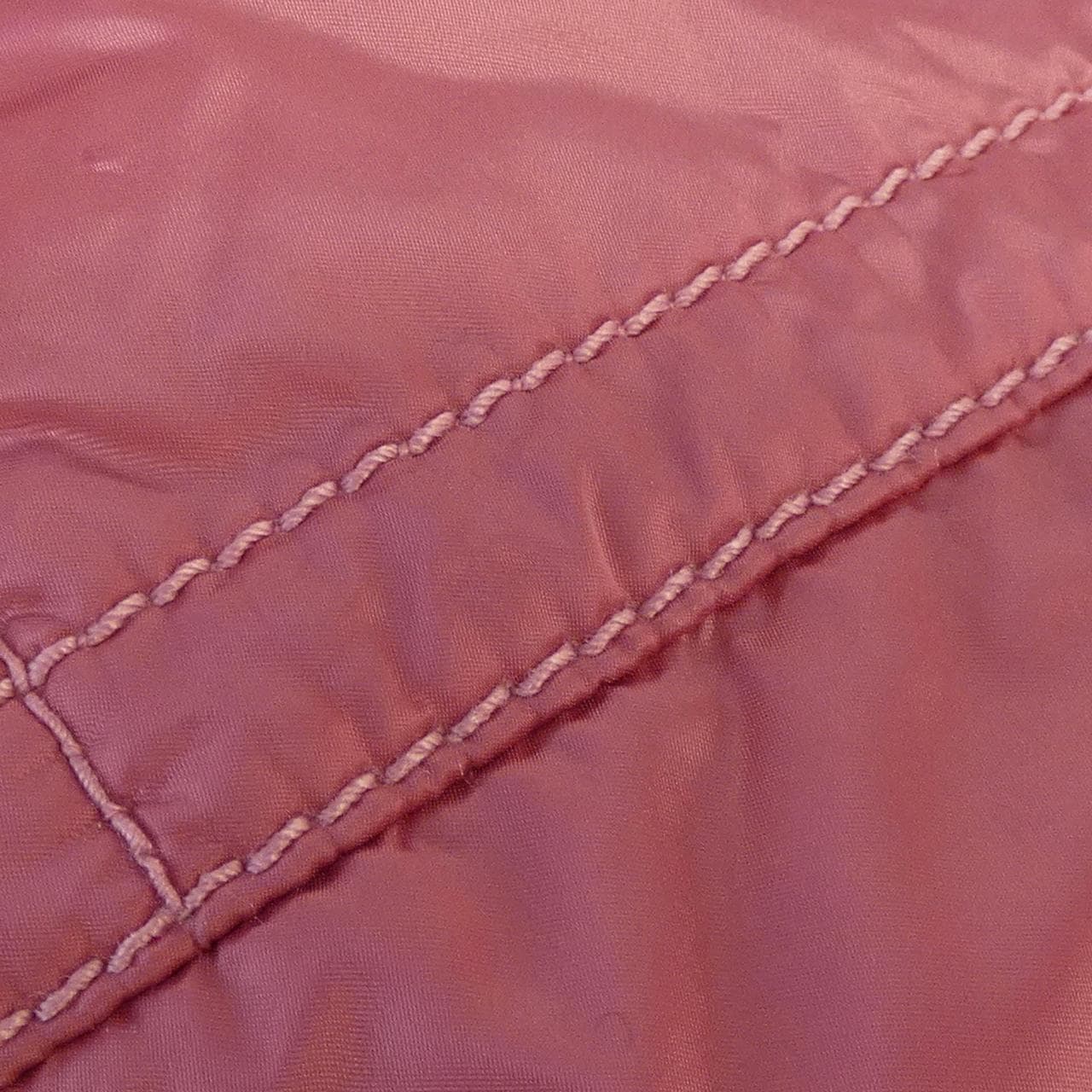 普拉达PRADA羽绒服