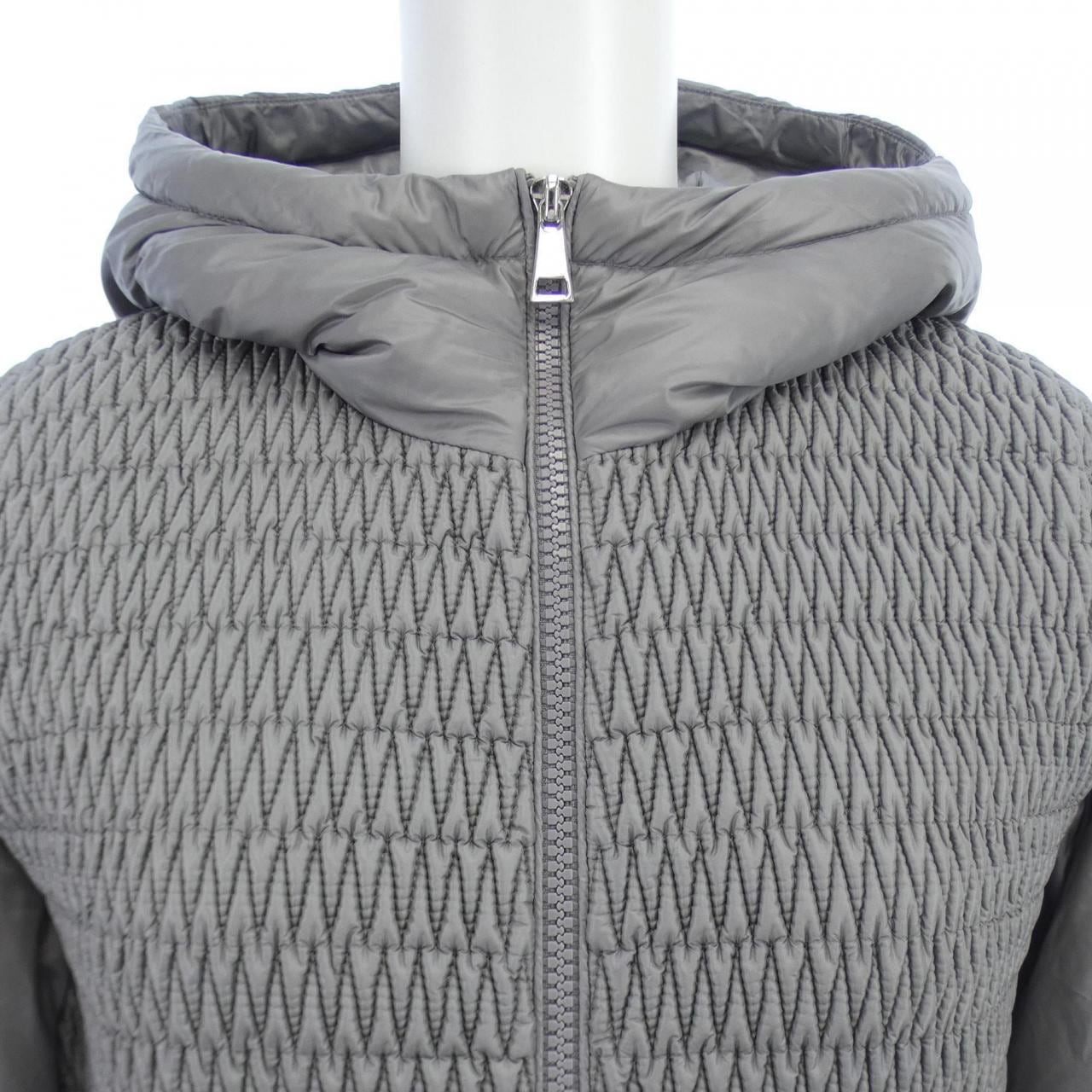 モンクレール MONCLER ダウンジャケット