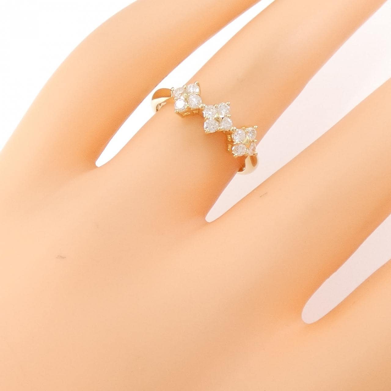 750YG Diamond ring