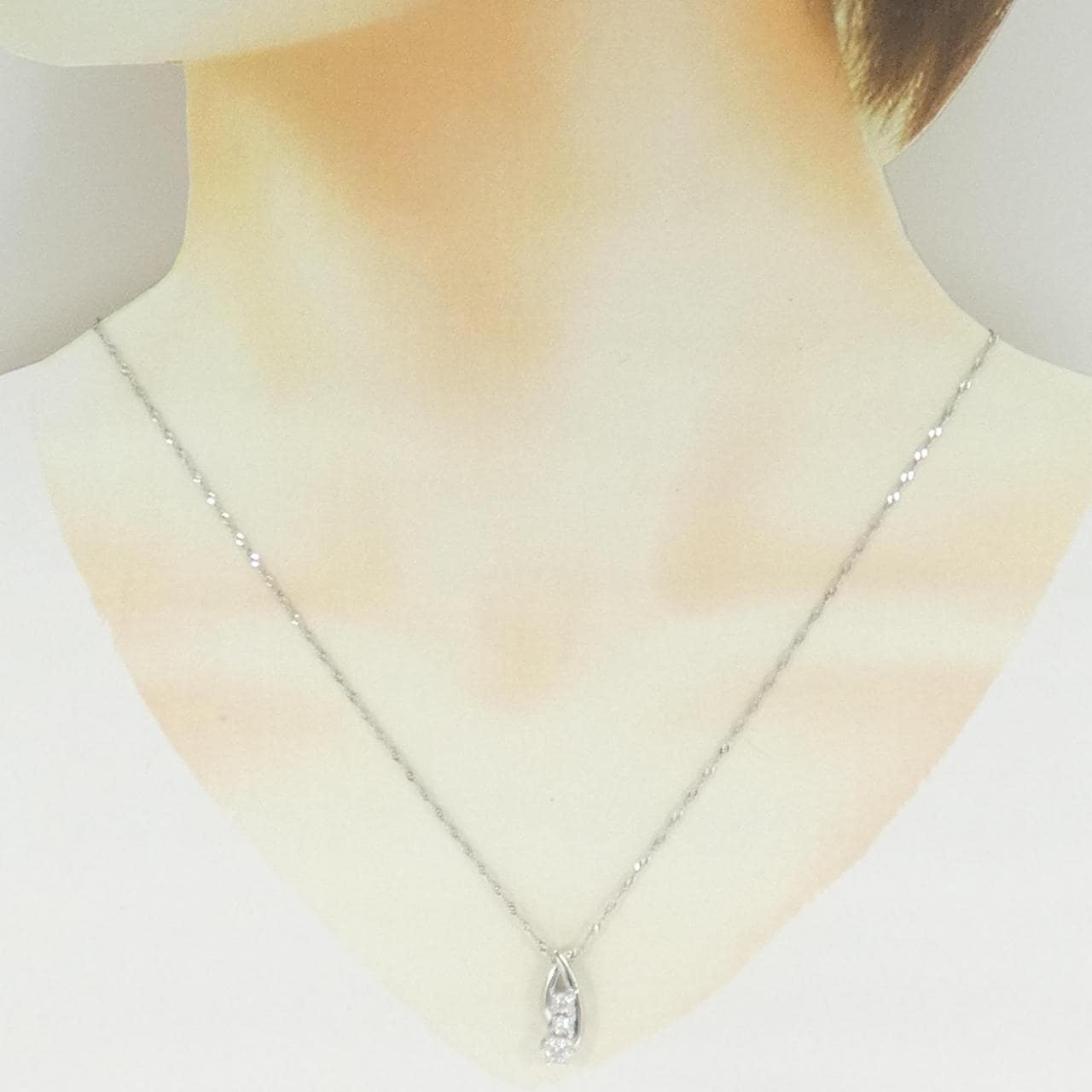 K18WG/750WG キュービック ネックレス 0.31CT