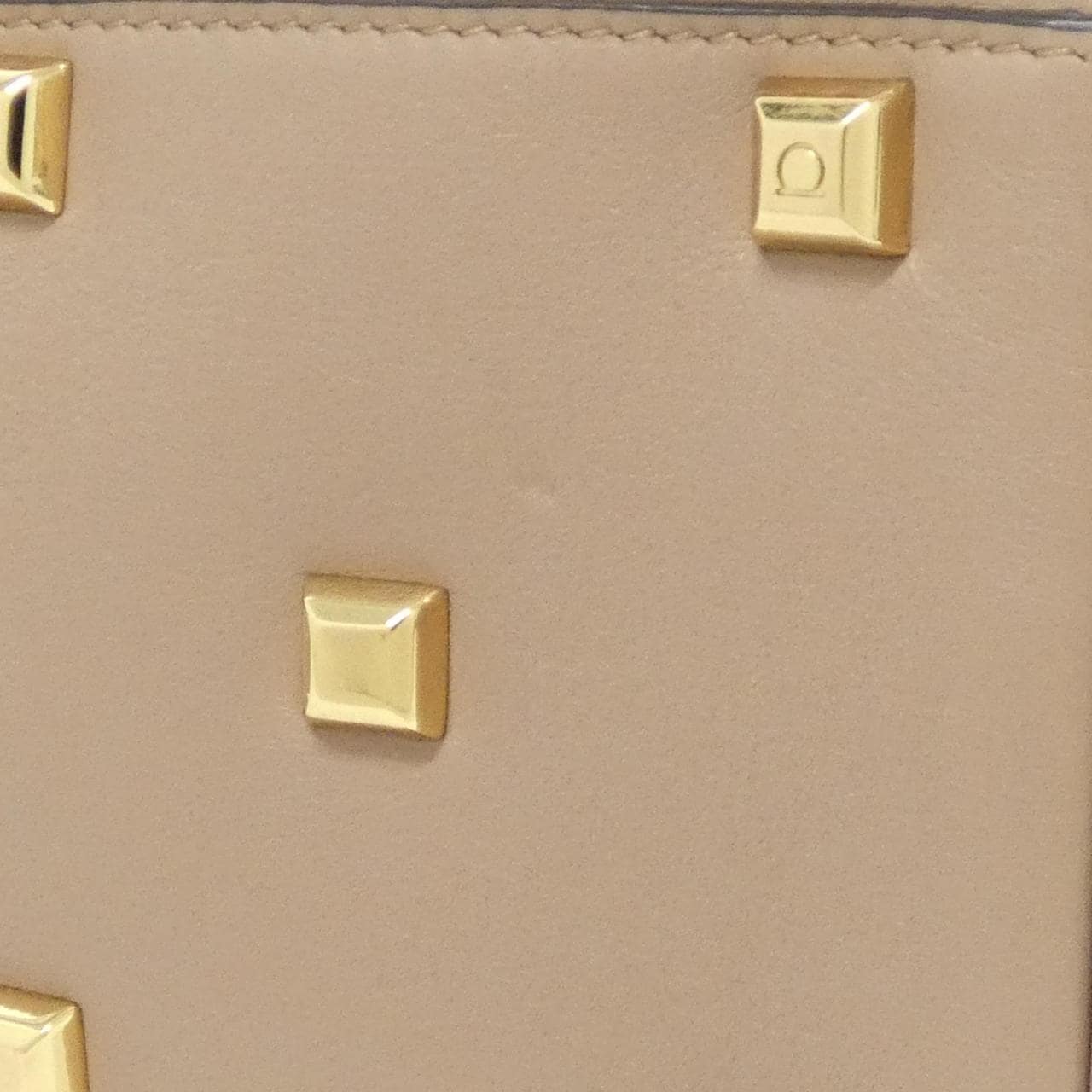 サルヴァトーレフェラガモ THE STUDIO 21 H159 バッグ