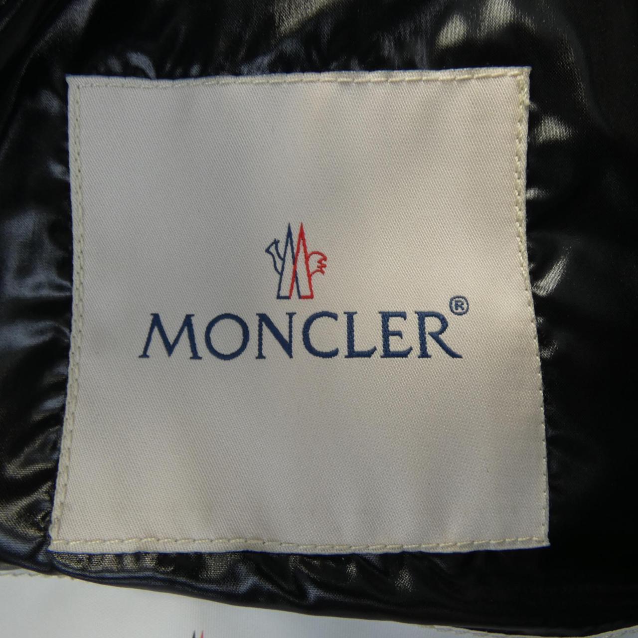 モンクレール MONCLER ダウンジャケット