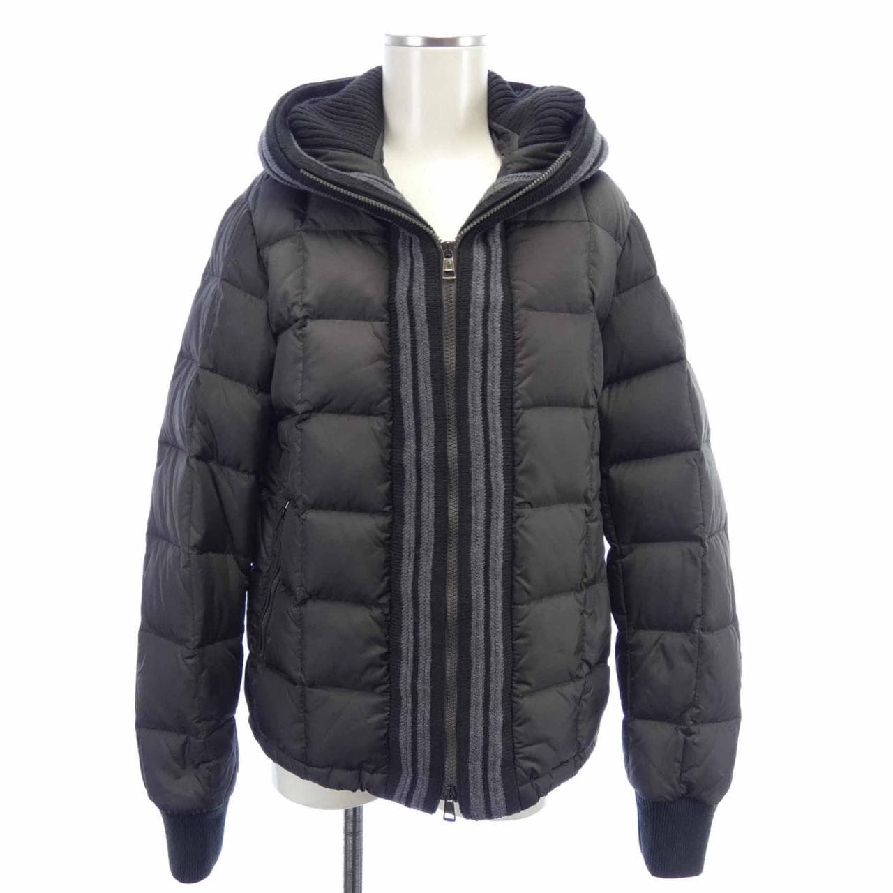 モンクレール MONCLER ダウンジャケット