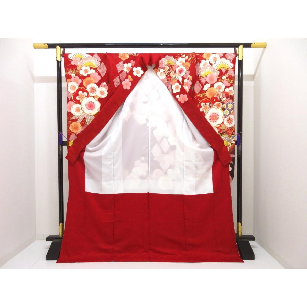 振袖　友禅金彩加工　刺繍入り