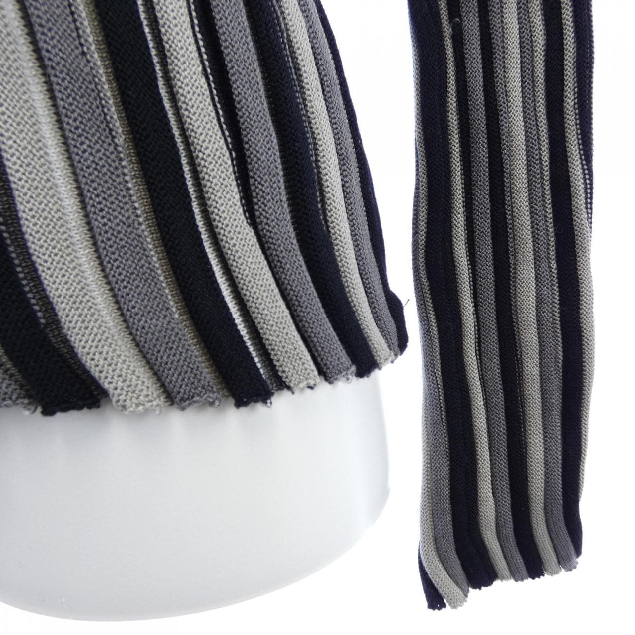 イッセイミヤケ ISSEY MIYAKE トップス