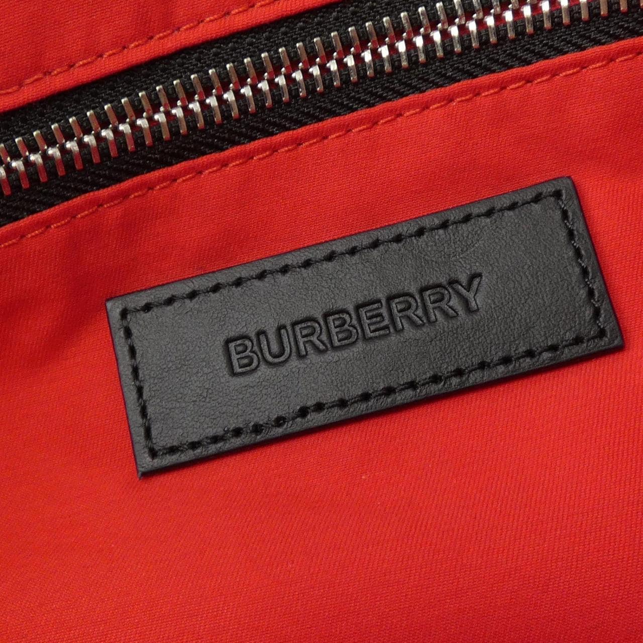 BURBERRY包