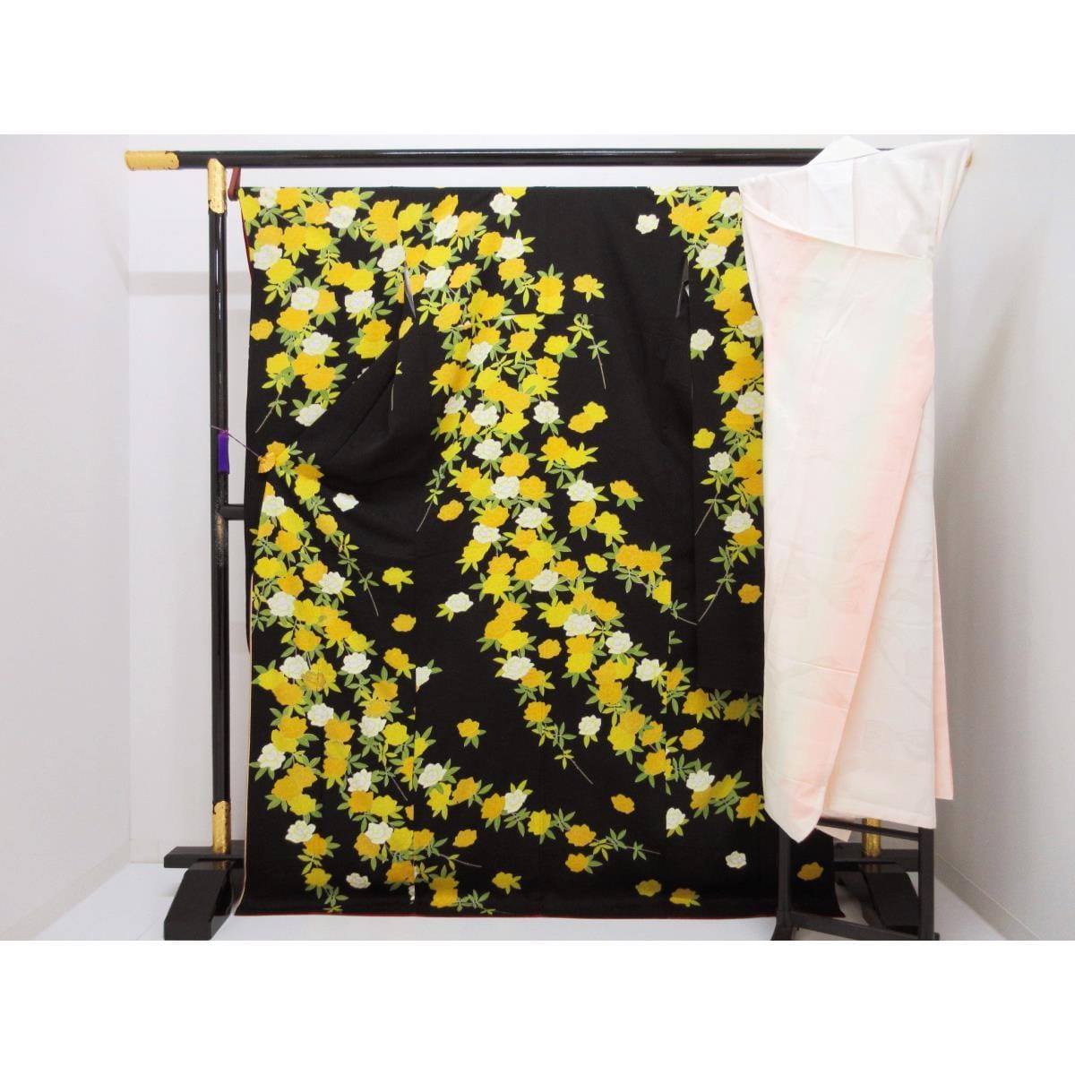 Yumi Katsura Kimono and Nagajuban (undergarment) Set (2 pieces)