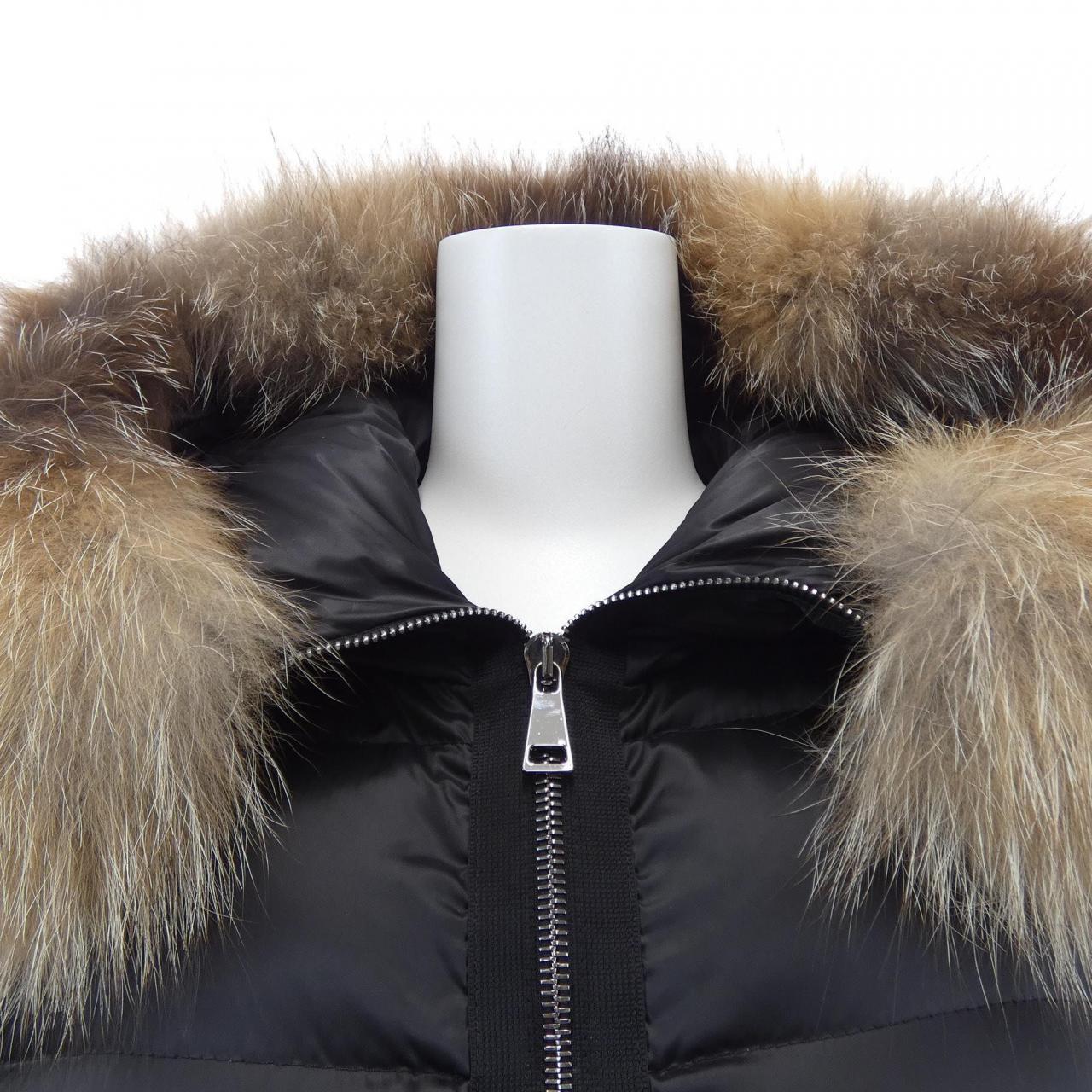 モンクレール MONCLER TINUVIEL ダウンコート