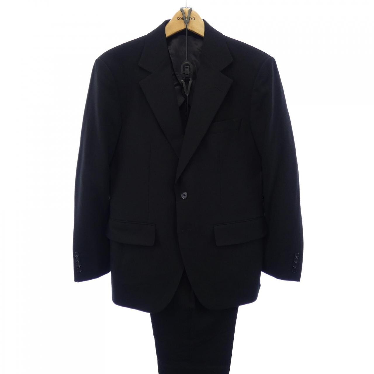 ゴタイリク GOTAIRIKU スーツ