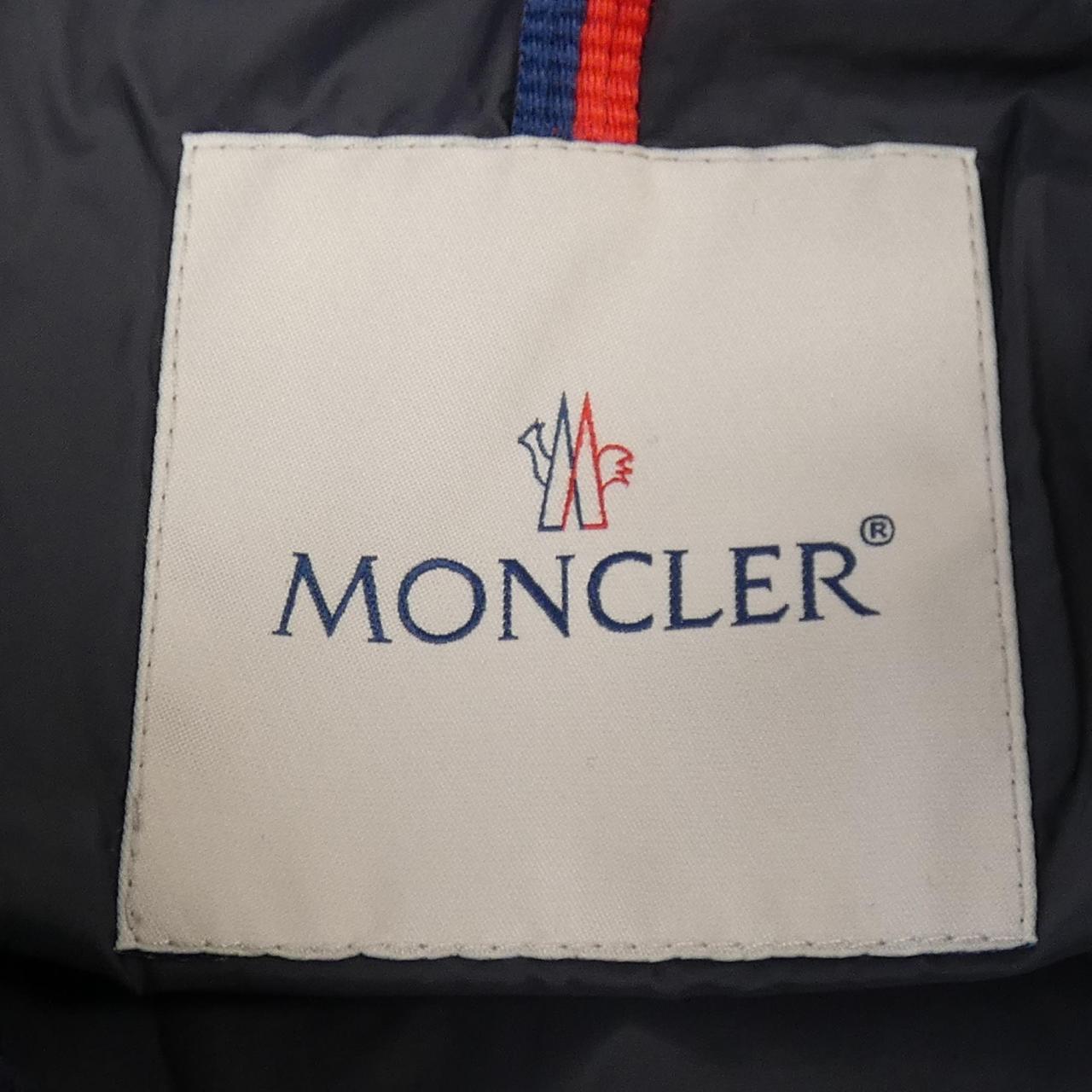 モンクレール MONCLER ダウンジャケット
