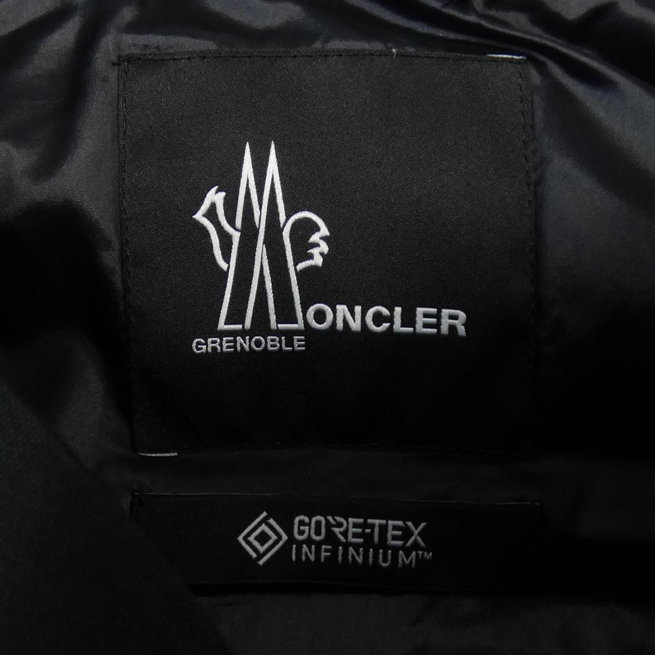 モンクレールグルノーブル MONCLER GRENOBLE C0198 BESSANS ダウンジャケット