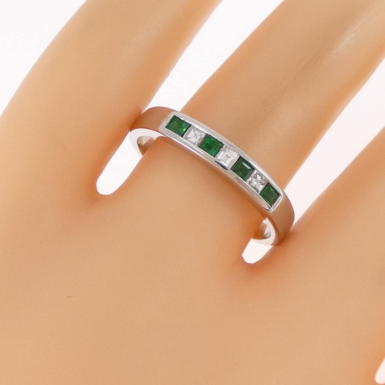 PT900 エメラルド リング 0.19CT