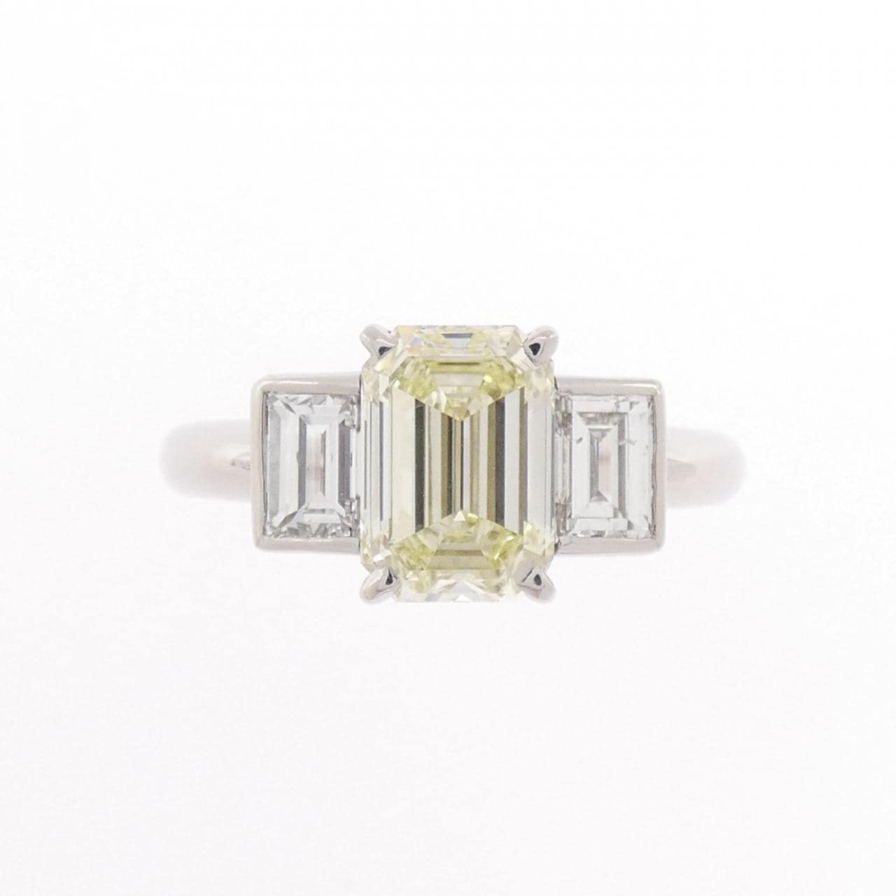 PT900 ダイヤモンド リング 2.053CT LY VS2 エメラルドカット