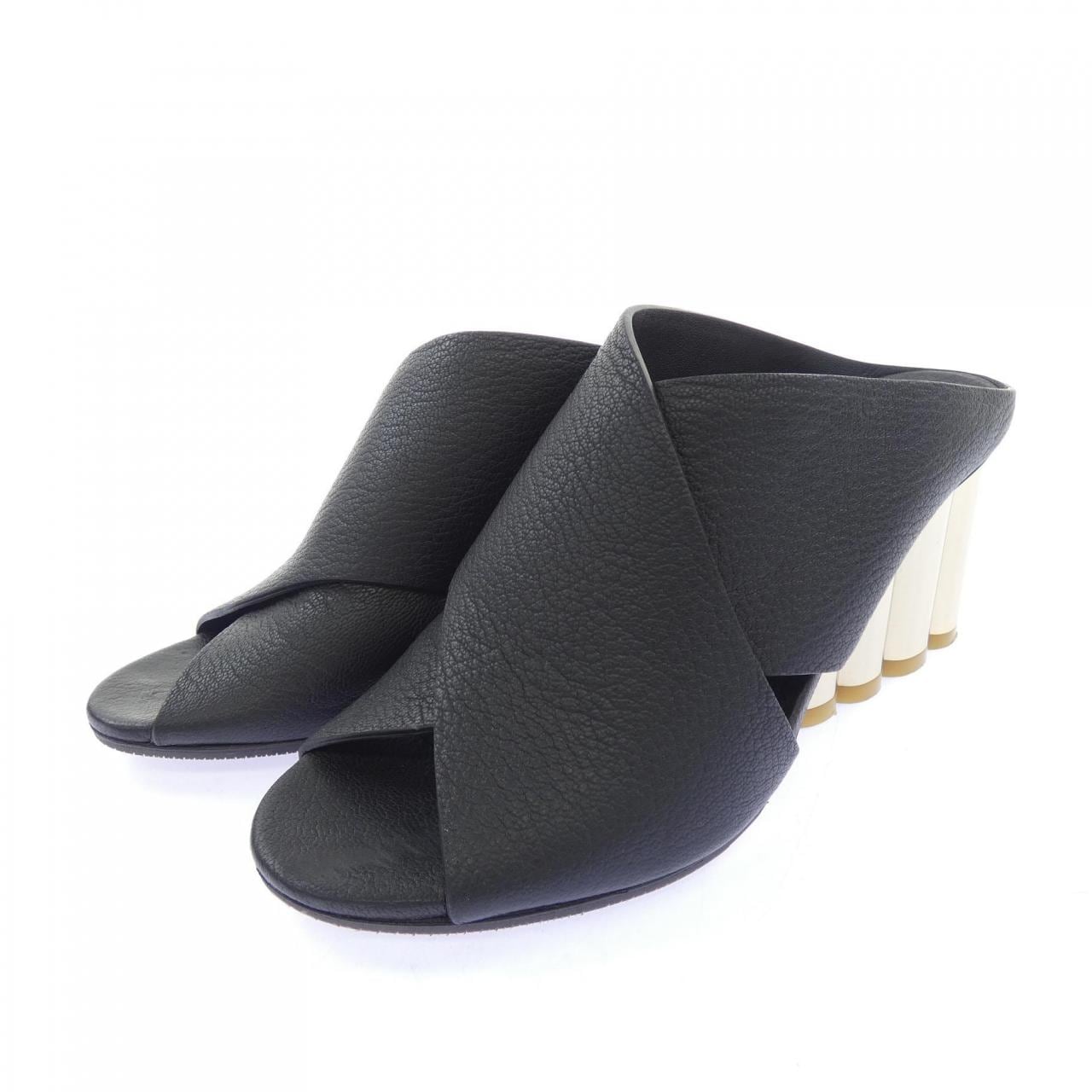 サルヴァトーレフェラガモ SALVATORE FERRAGAMO サンダル